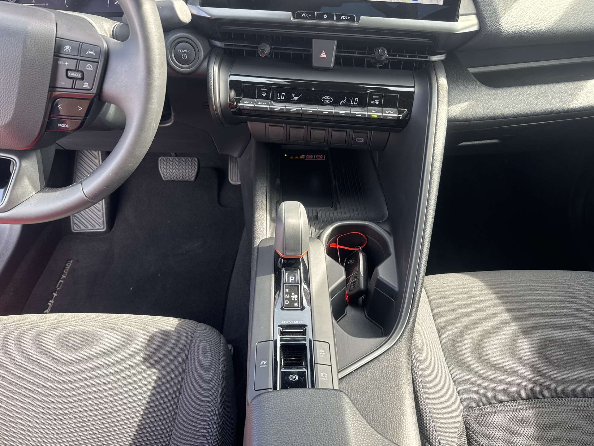 TOYOTA C-HR 2.0 HSD Trend CVT-Automat-image-11