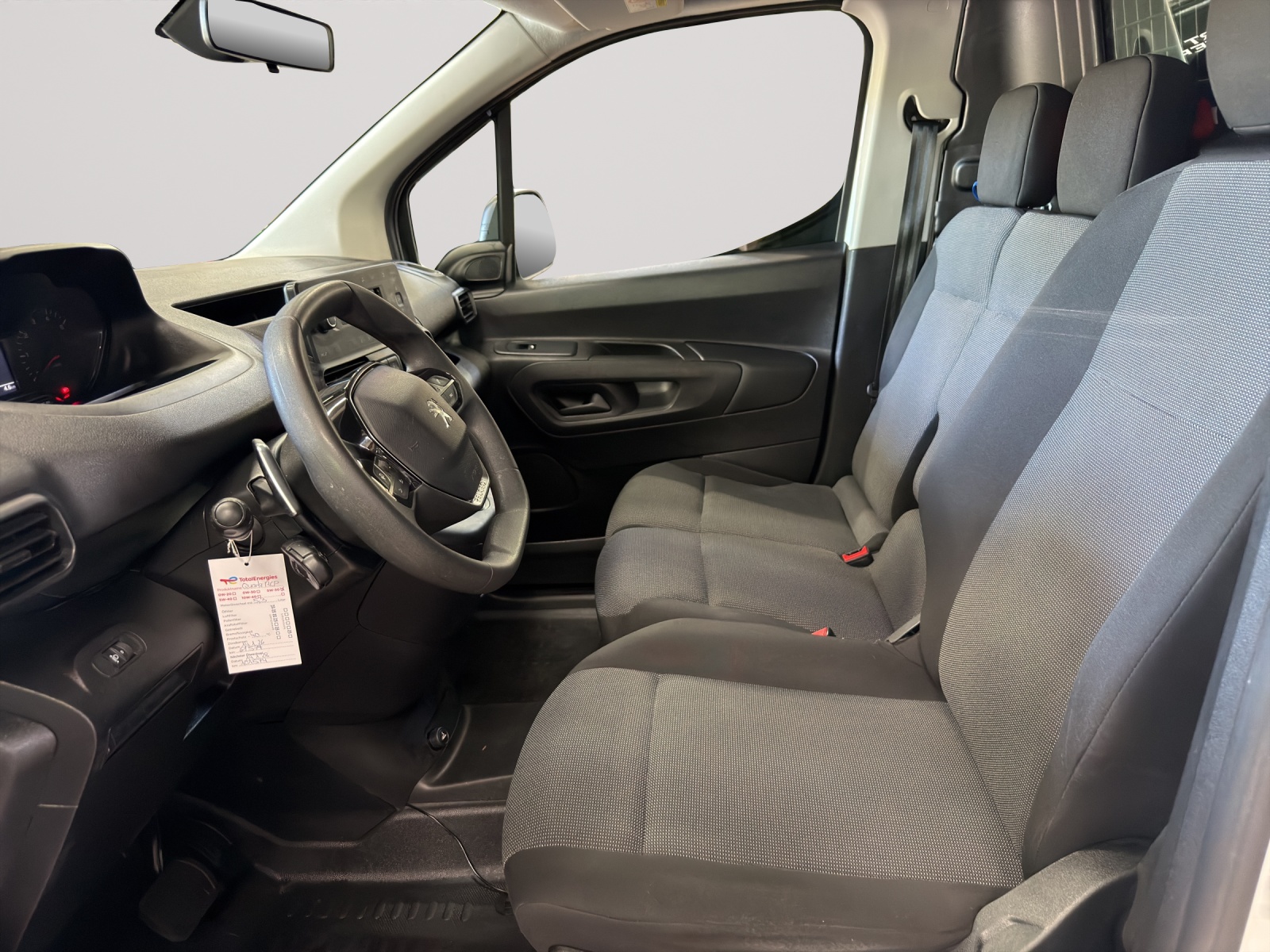 PEUGEOT Partner 1.5HDi s/sPr.EAT8-image-4