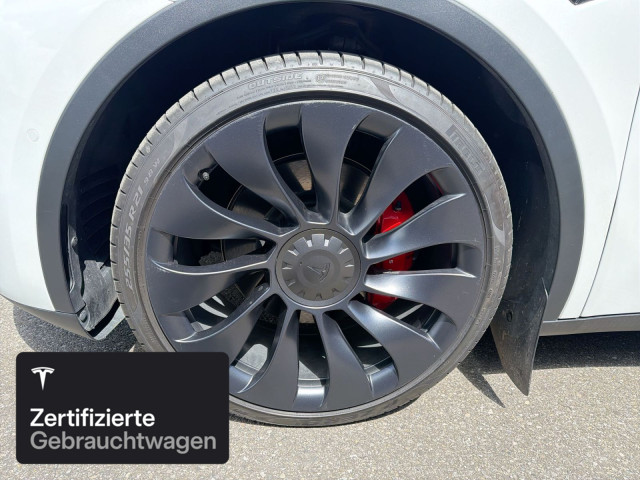 TESLA Model Y Performance-image-4