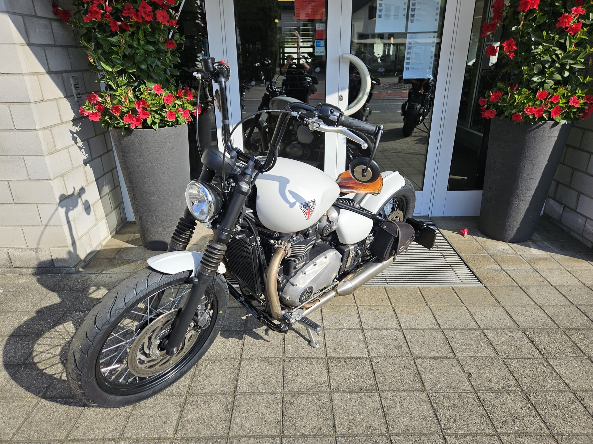 TRIUMPH Bonneville 1200 Bobber ABS-showroom-element-3