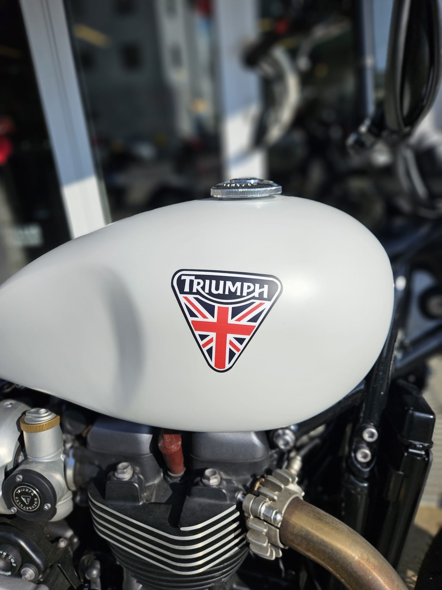 TRIUMPH Bonneville 1200 Bobber ABS-image-7
