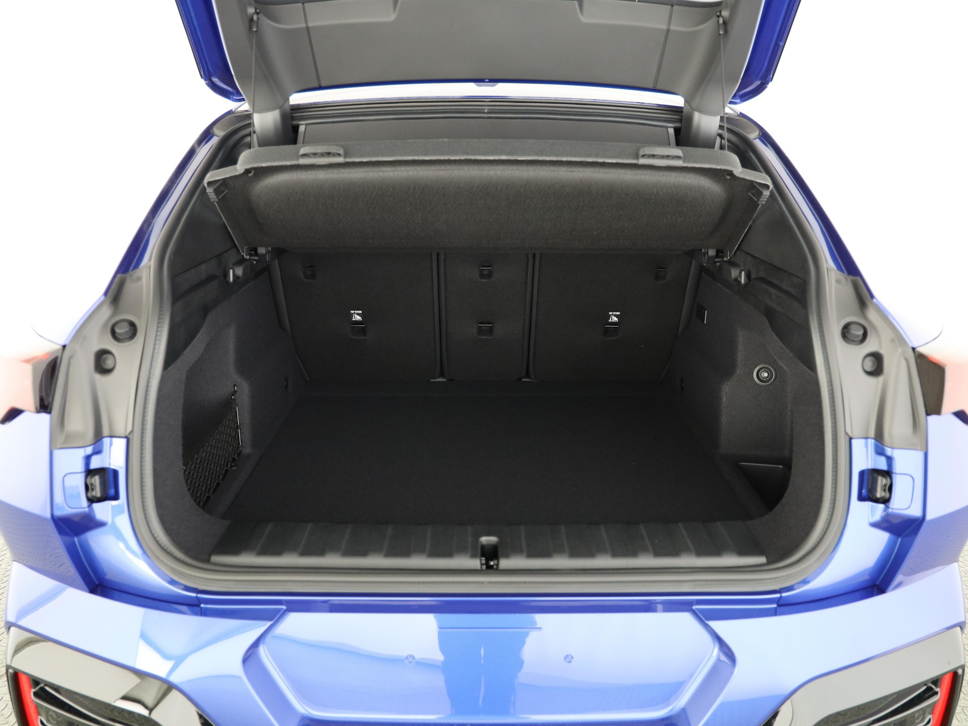 BMW iX2 30 xDrive-image-8