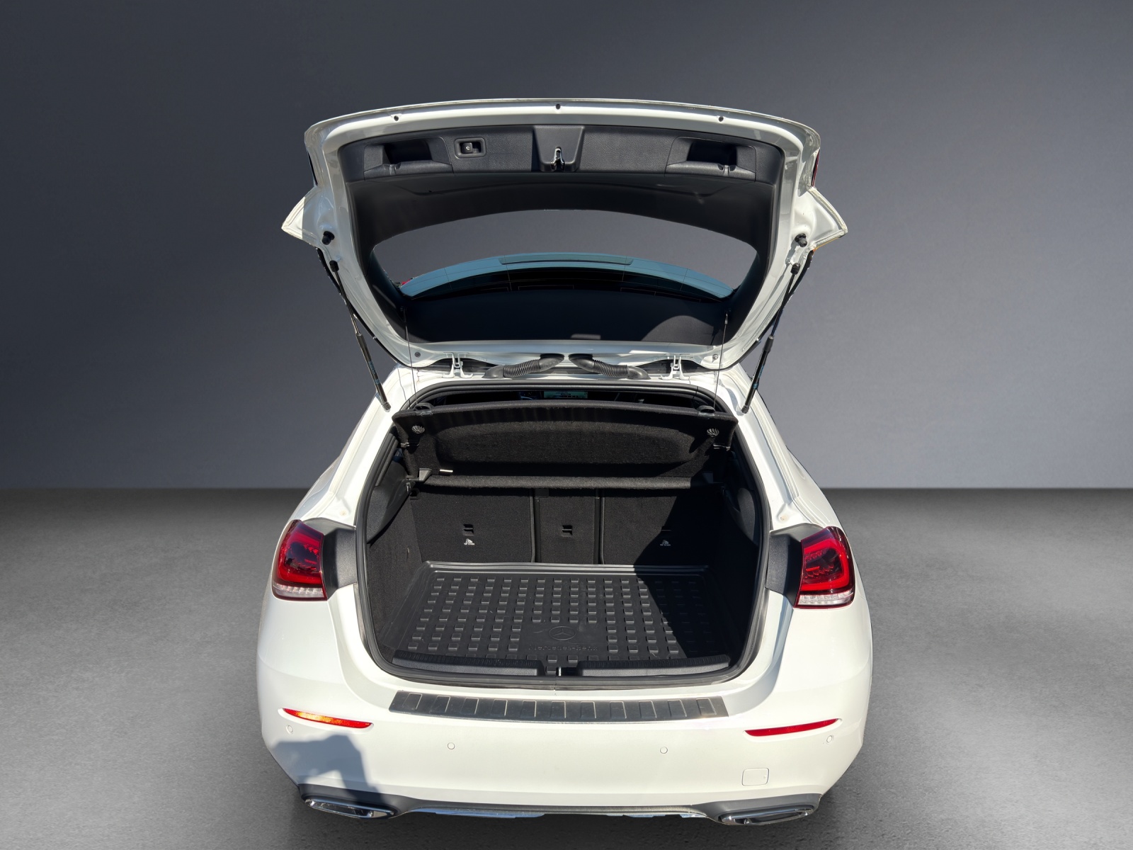 MERCEDES-BENZ A 250 4Matic Progressive 7G-DCT-image-5
