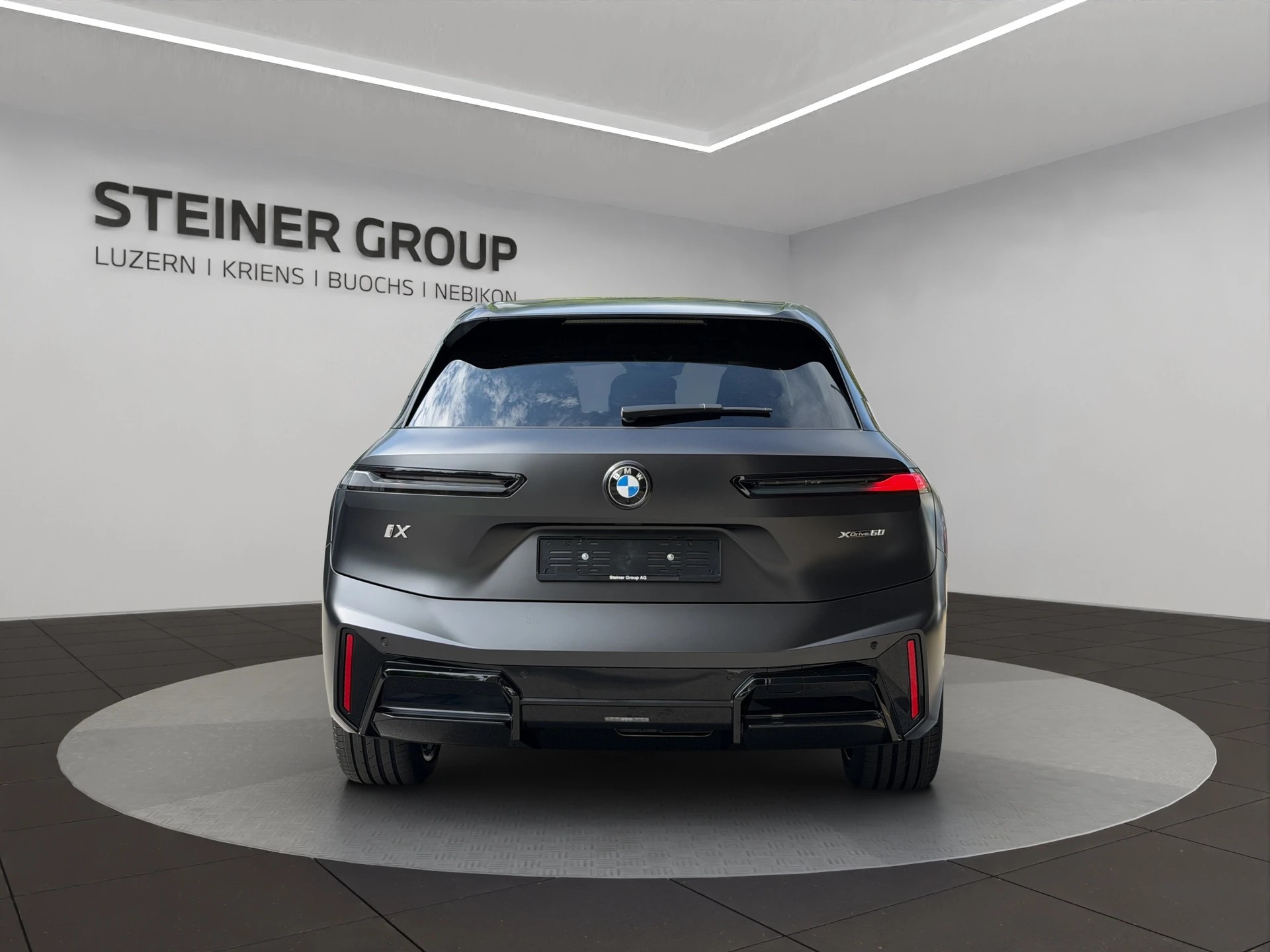 BMW iX xDrive60 M Sport Pro-image-5