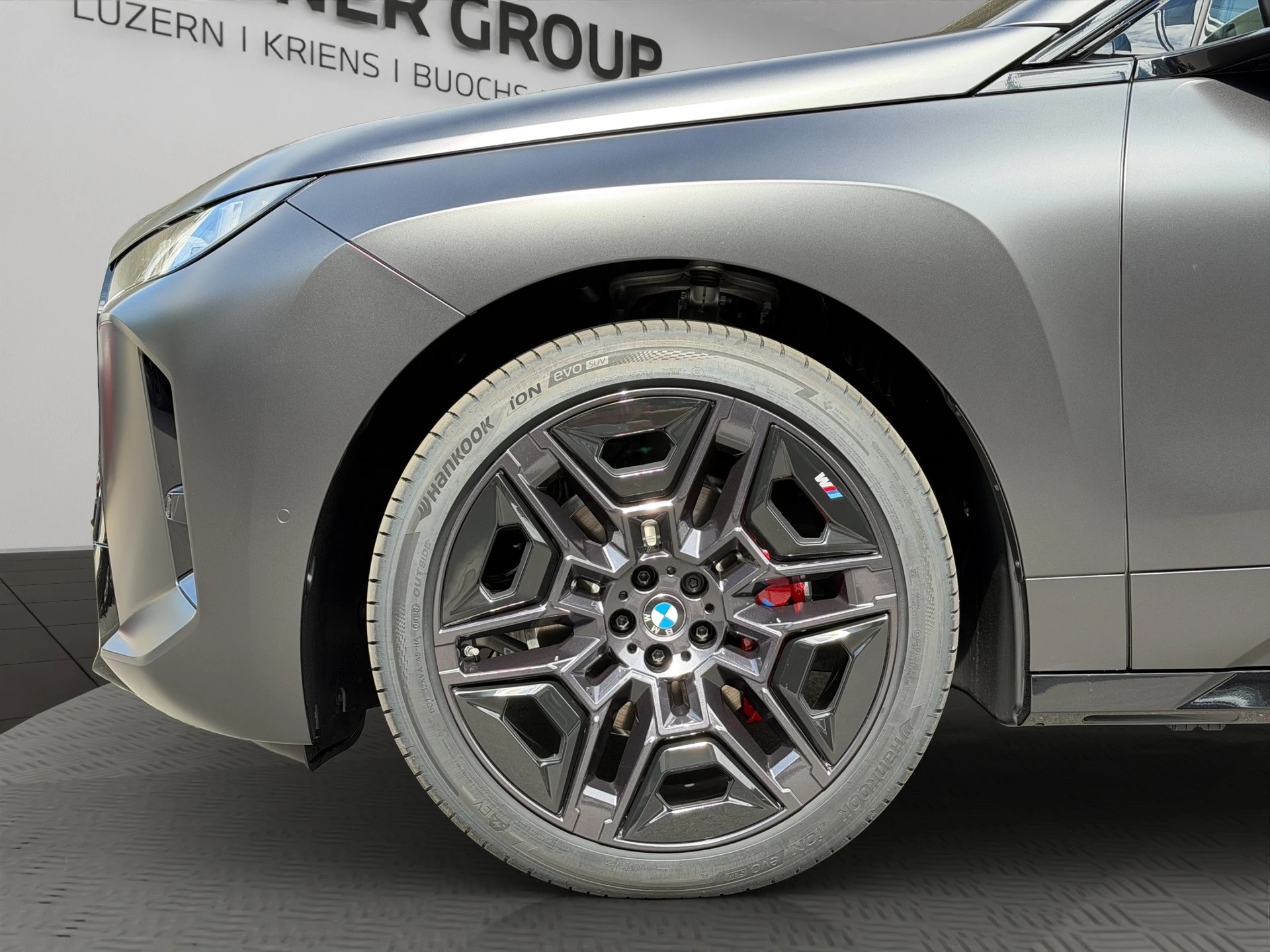 BMW iX xDrive60 M Sport Pro-image-8