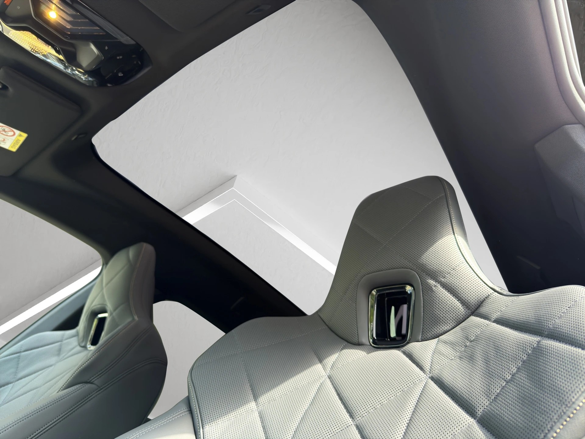 BMW iX xDrive60 M Sport Pro-image-12