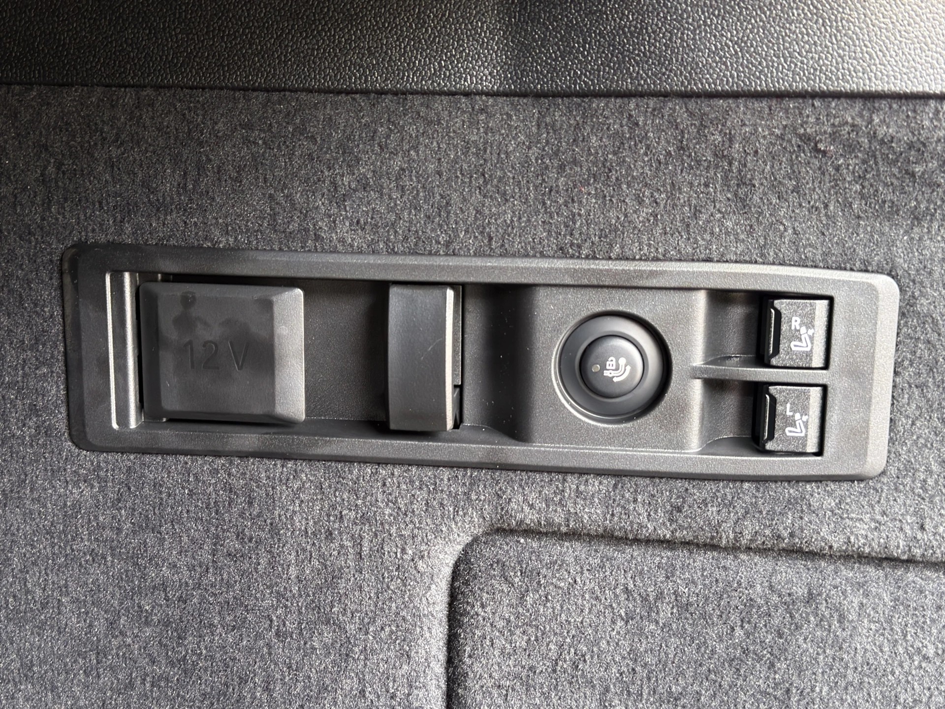 BMW iX xDrive60 M Sport Pro-image-23