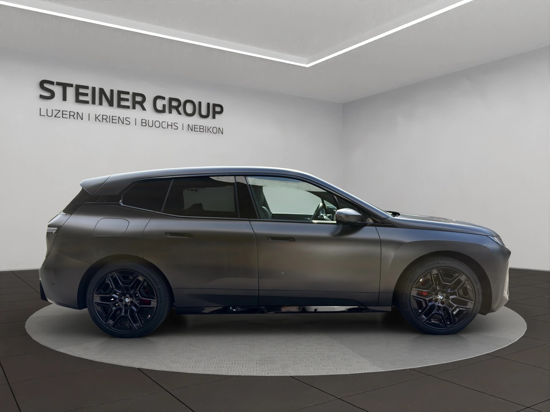 BMW iX xDrive60 M Sport Pro-showroom-element-3