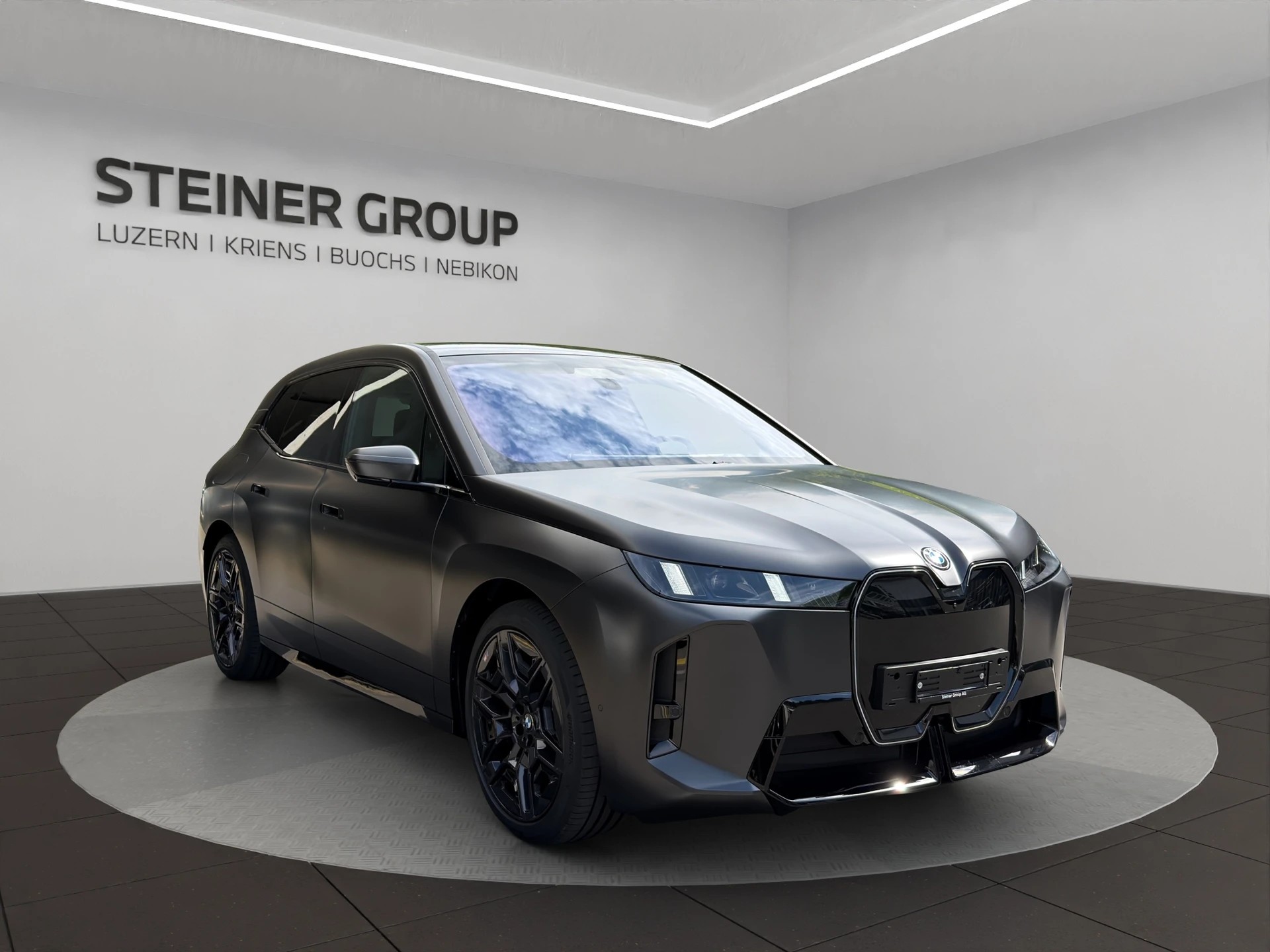 BMW iX xDrive60 M Sport Pro-showroom-element-2