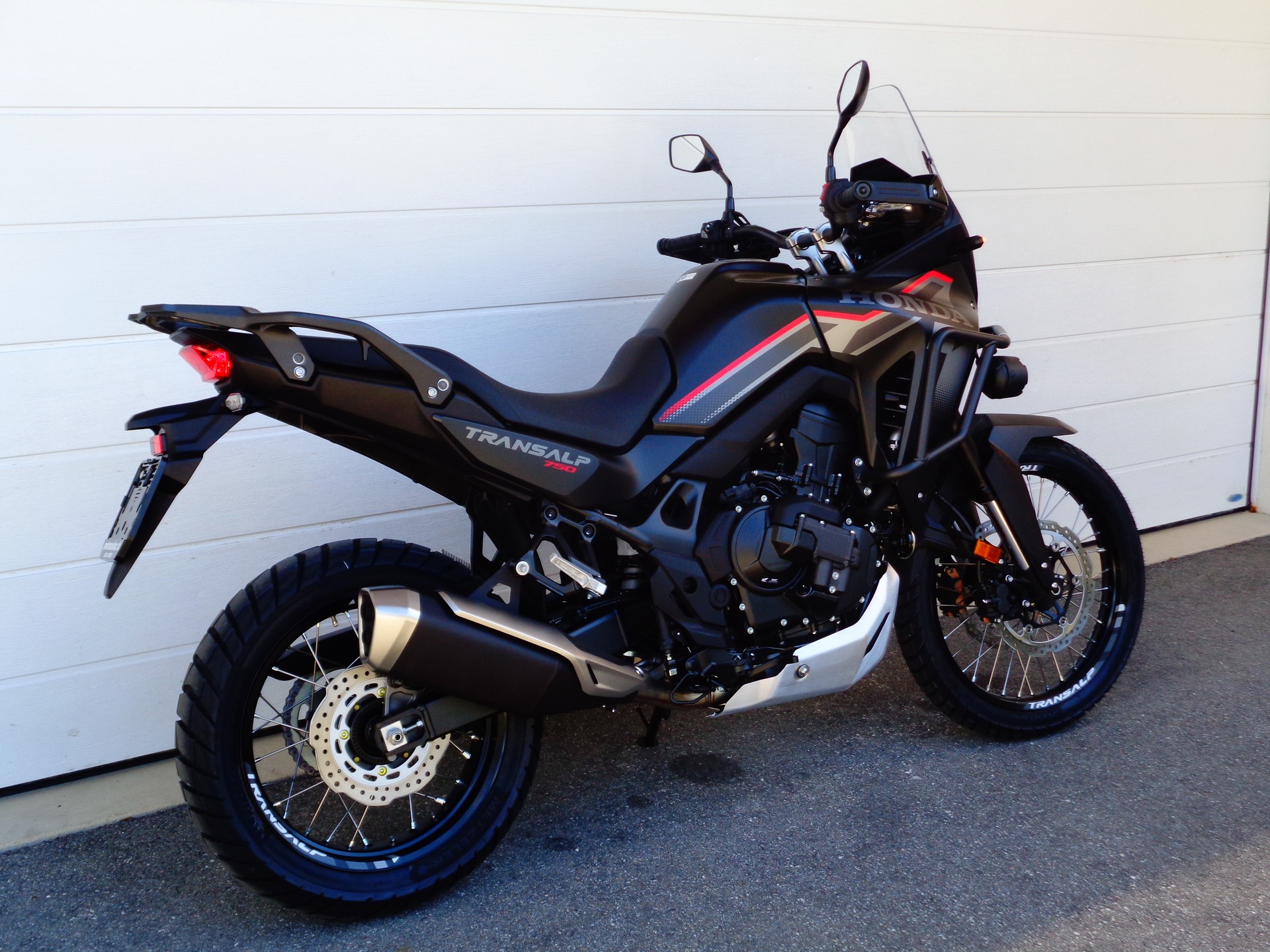 HONDA XL 750 Transalp E-Clutch-showroom-element-2