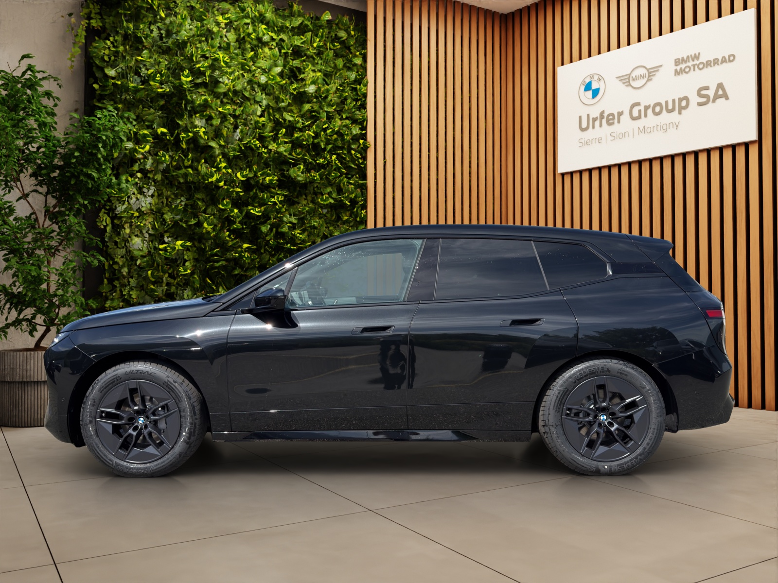 BMW iX xDrive60-image-1