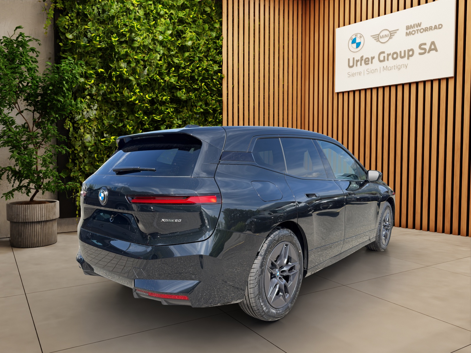 BMW iX xDrive60-image-4