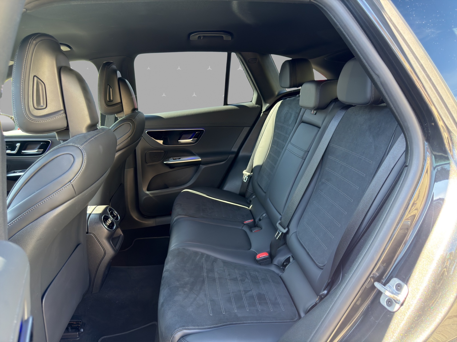 MERCEDES-BENZ GLC 300 de 4Matic 9G-Tronic-image-13
