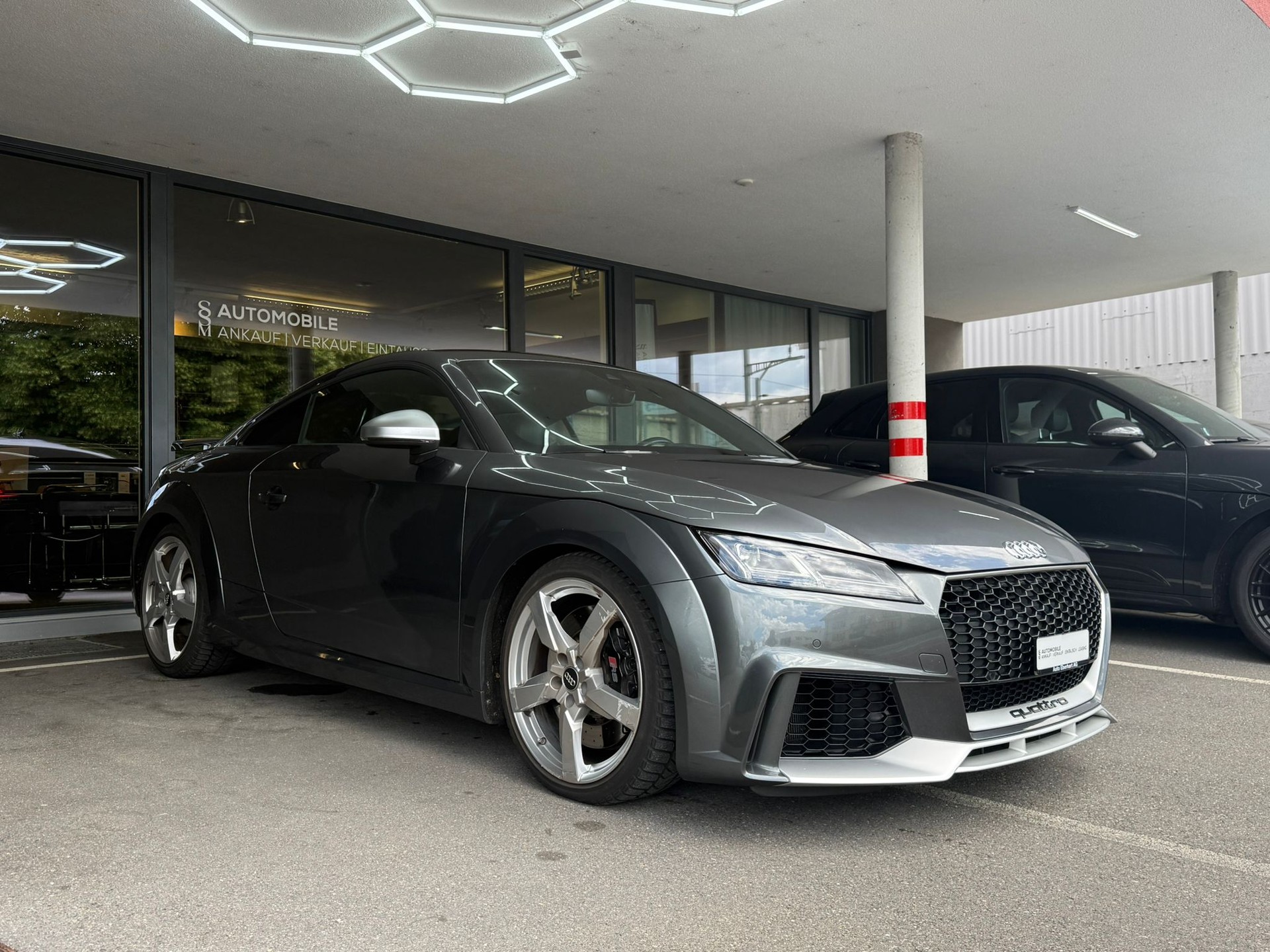 AUDI TT RS Coupé *Bang & Olufsen* *Rückfahrkamera* *CH-Fahrzeug* 2.5 TFSI quattro S-tronic-image-2