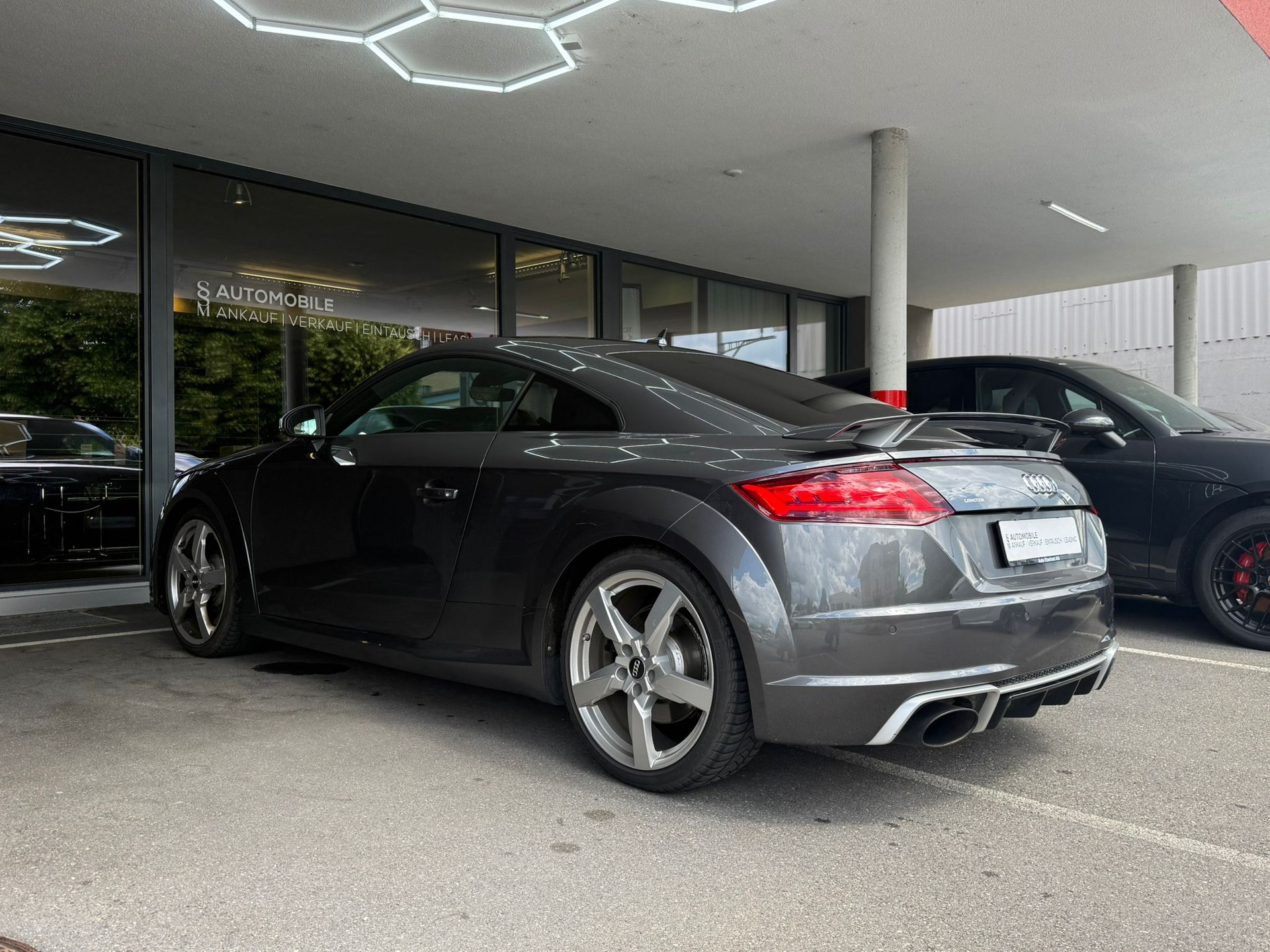 AUDI TT RS Coupé *Bang & Olufsen* *Rückfahrkamera* *CH-Fahrzeug* 2.5 TFSI quattro S-tronic-image-4