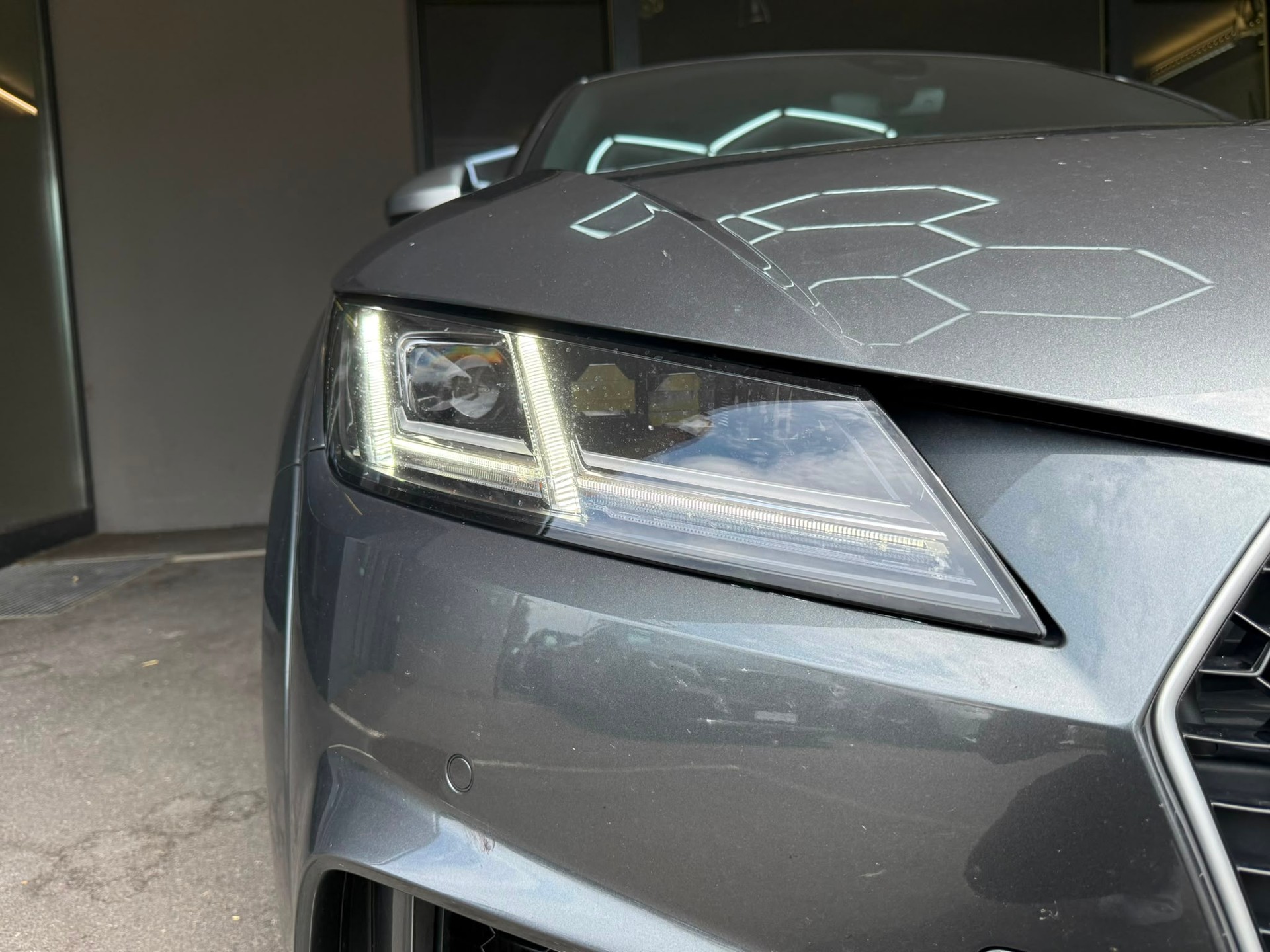 AUDI TT RS Coupé *Bang & Olufsen* *Rückfahrkamera* *CH-Fahrzeug* 2.5 TFSI quattro S-tronic-image-5