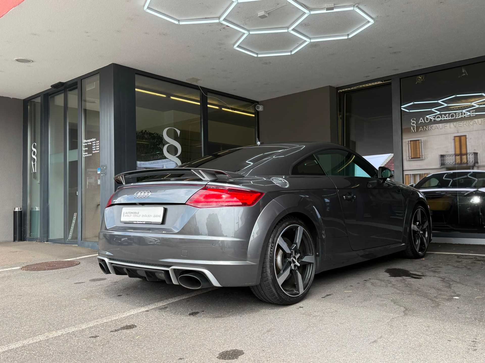 AUDI TT RS Coupé *Bang & Olufsen* *Rückfahrkamera* *CH-Fahrzeug* 2.5 TFSI quattro S-tronic-image-8