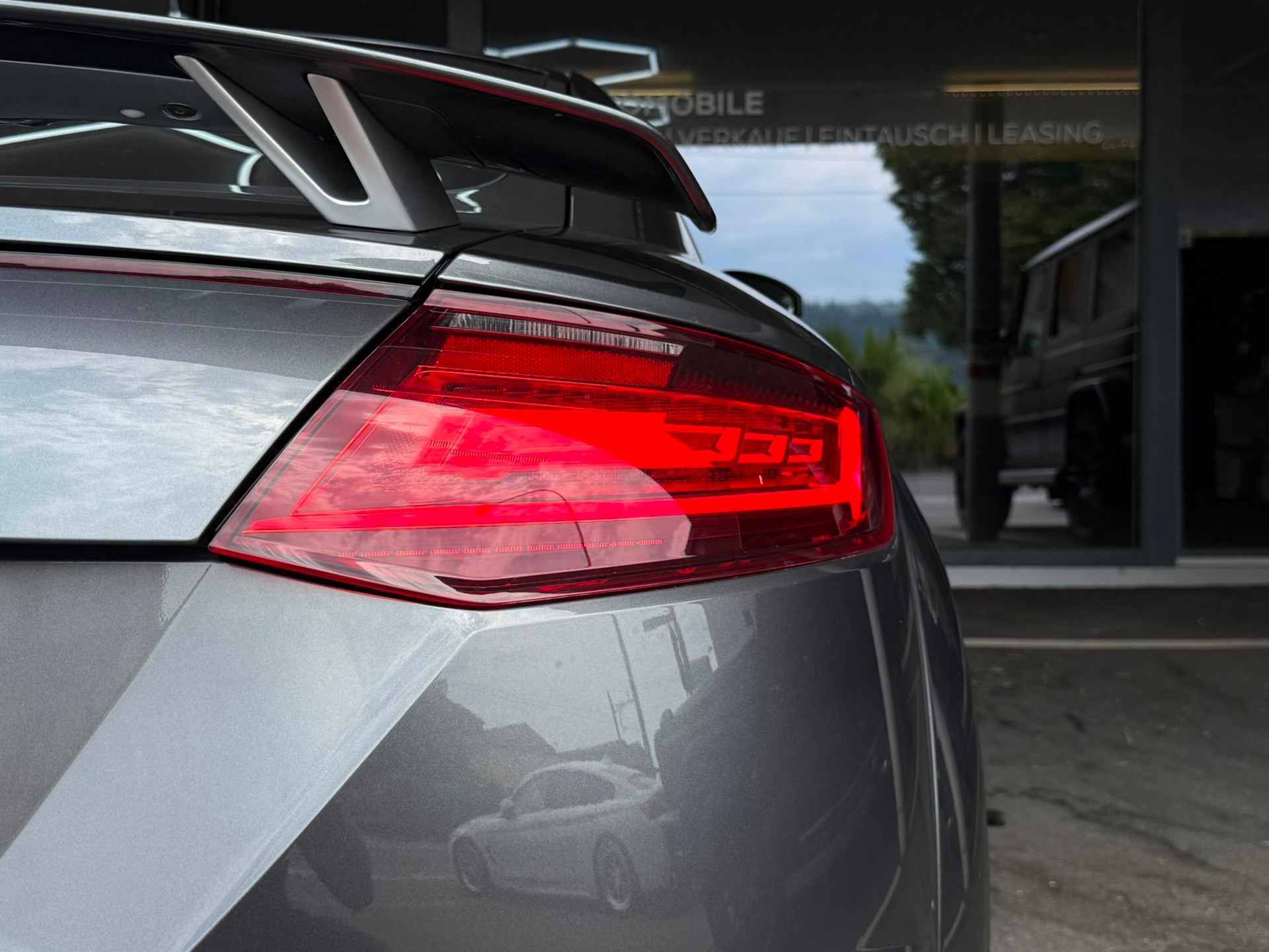 AUDI TT RS Coupé *Bang & Olufsen* *Rückfahrkamera* *CH-Fahrzeug* 2.5 TFSI quattro S-tronic-image-9