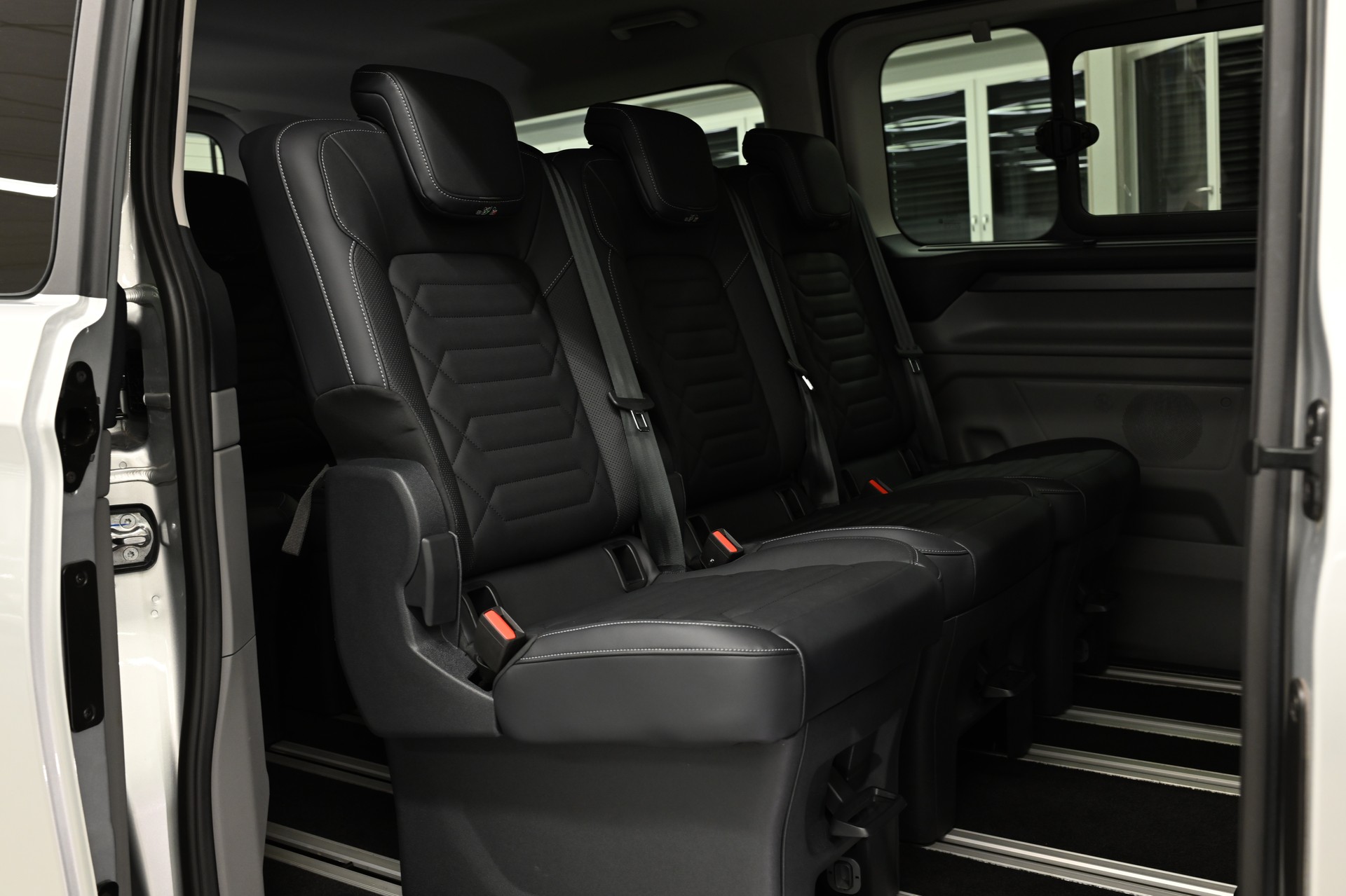 FORD Tourneo Custom 320 L2 2.0 EcoBlue 170 Titanium X 4x4-image-21