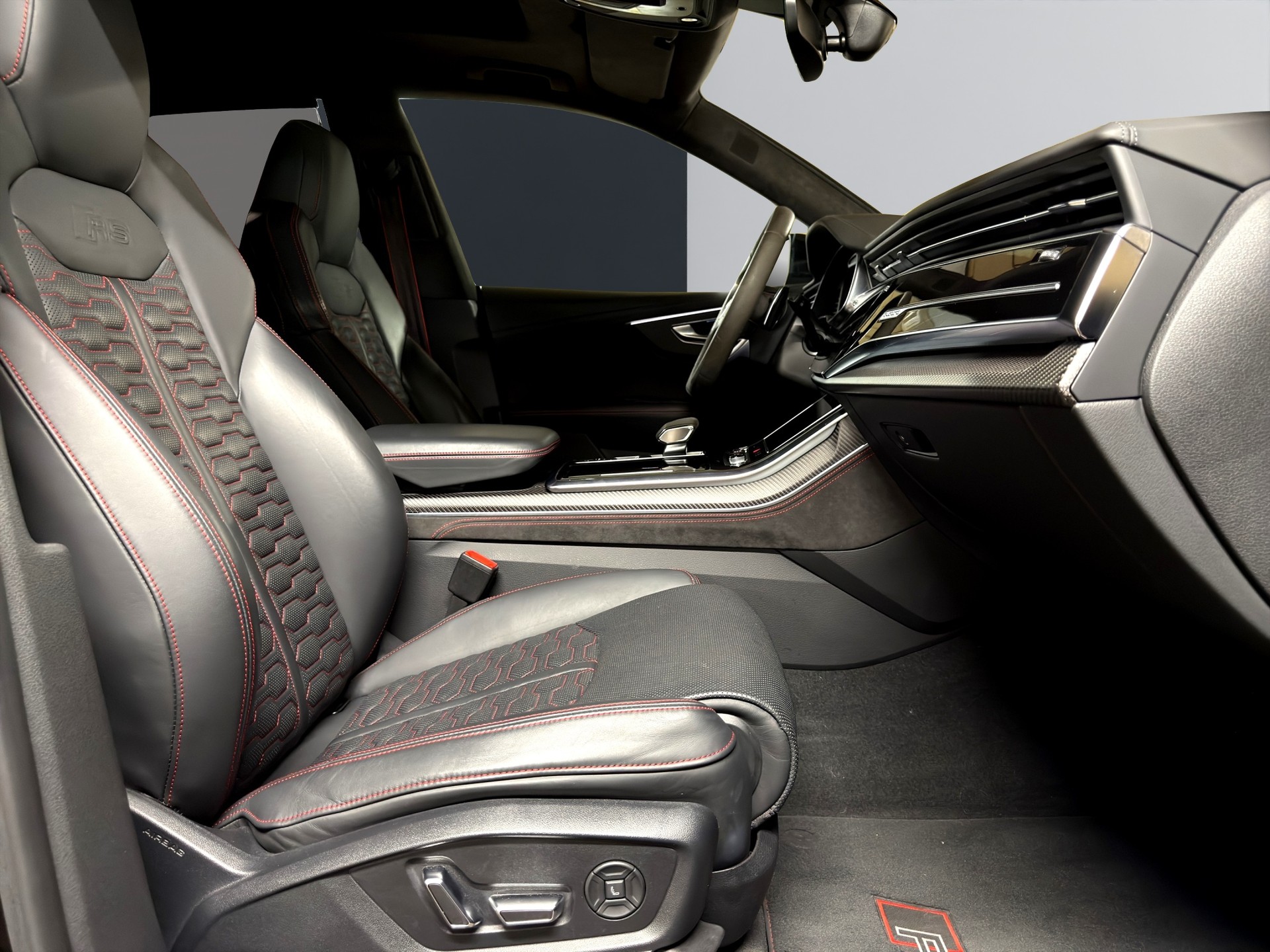 AUDI RSQ8 quattro tiptronic-image-29