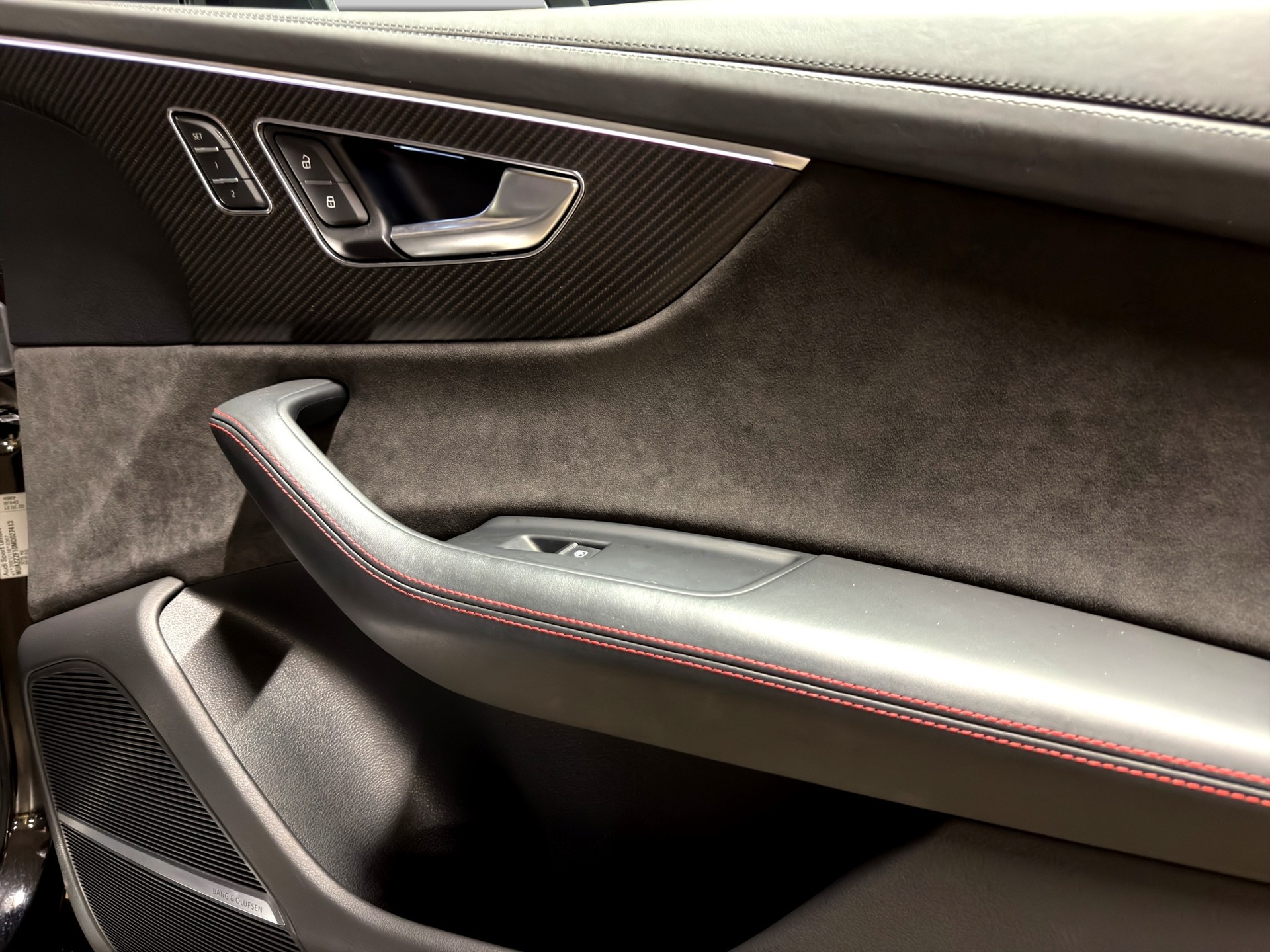 AUDI RSQ8 quattro tiptronic-image-28
