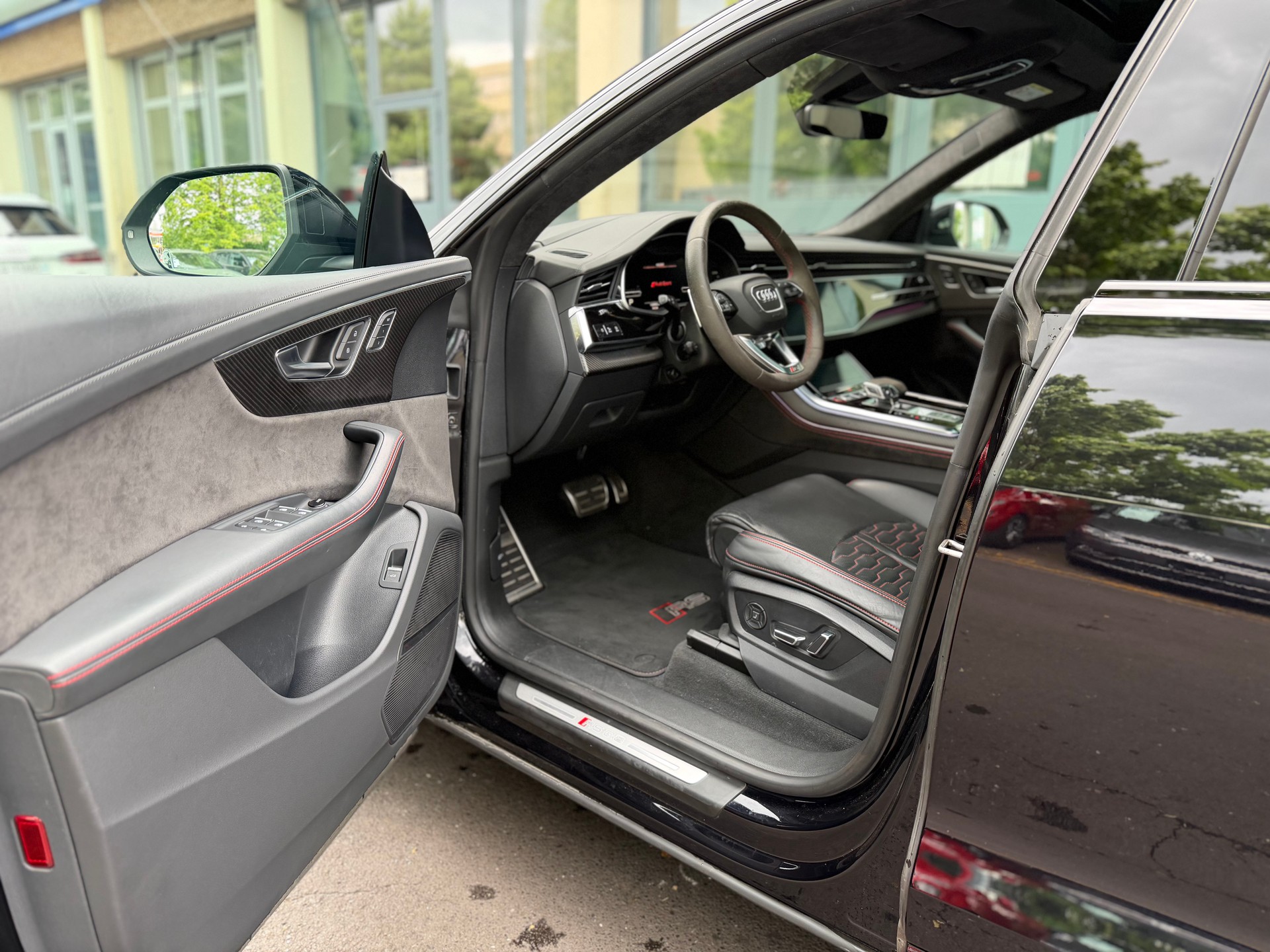AUDI RSQ8 quattro tiptronic-image-8