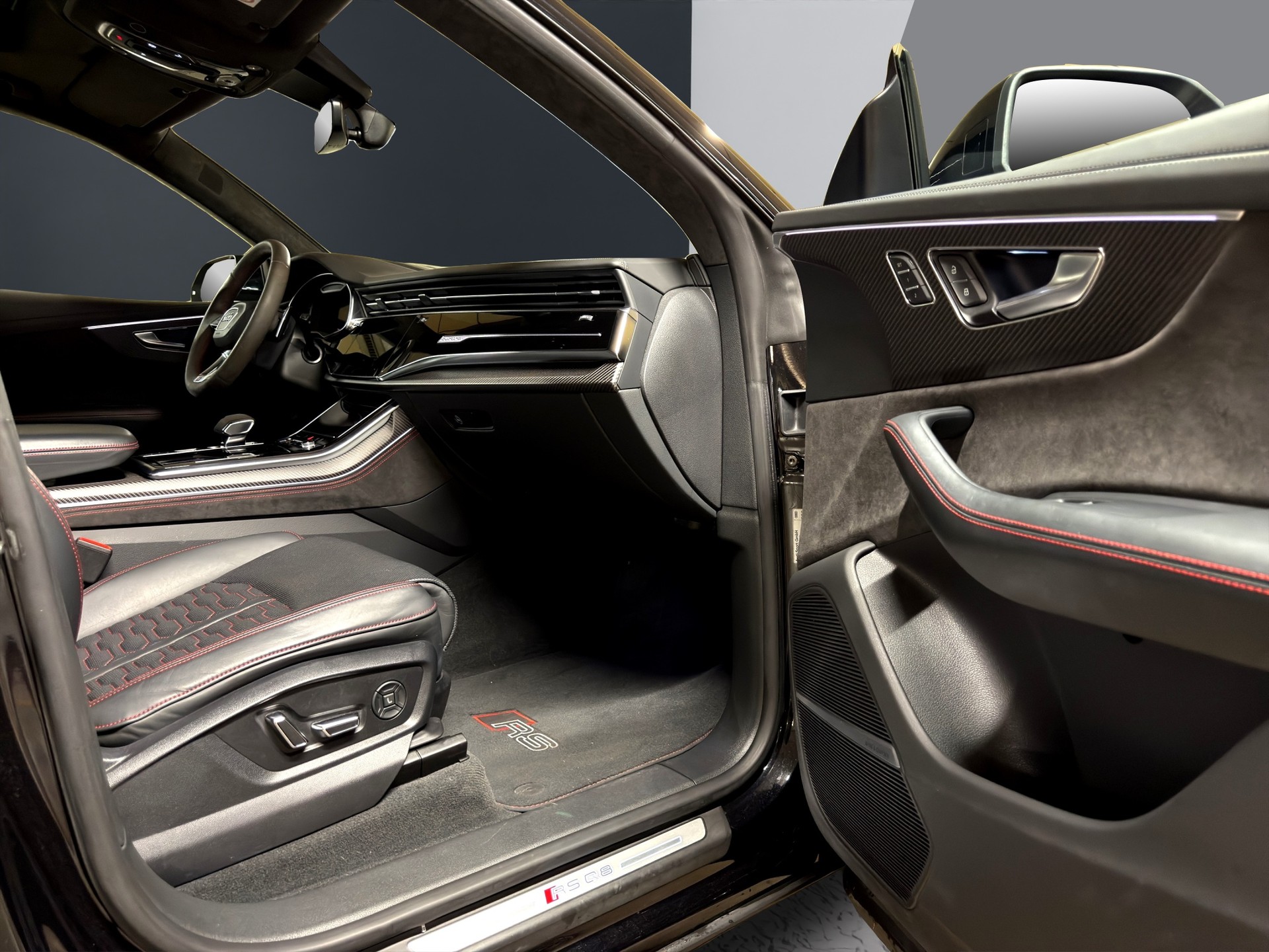 AUDI RSQ8 quattro tiptronic-image-27