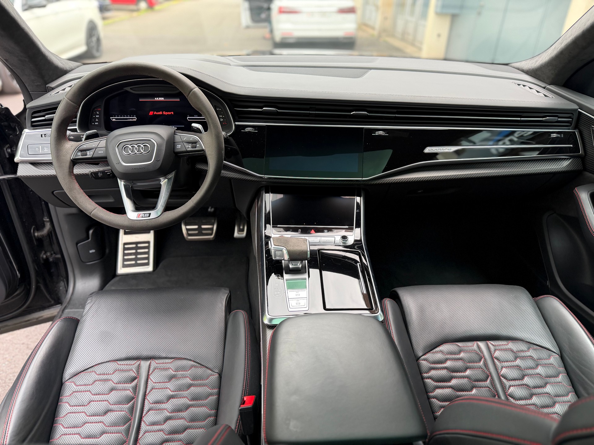 AUDI RSQ8 quattro tiptronic-image-10