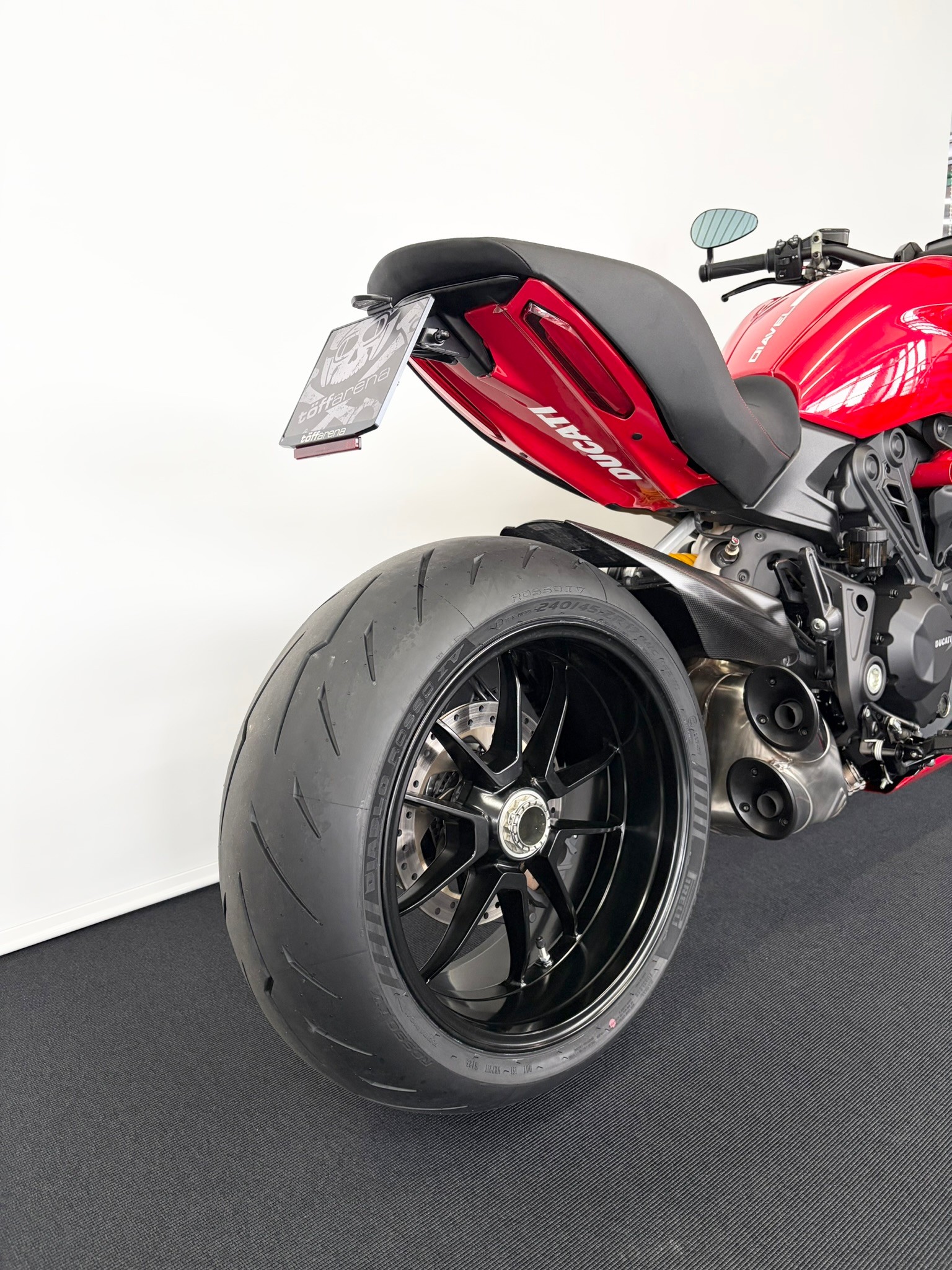 DUCATI Diavel 1260 S-showroom-element-2