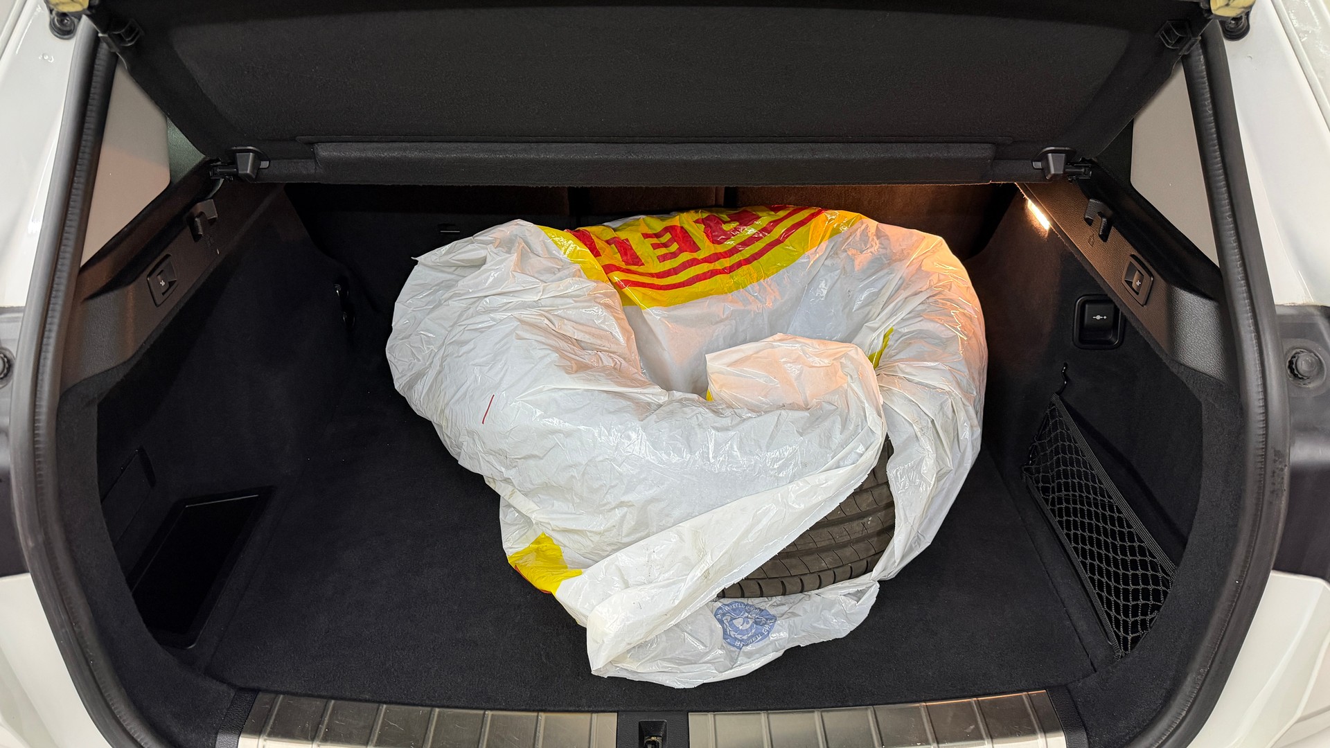 BMW X1 xDrive 20i Steptronic-image-15