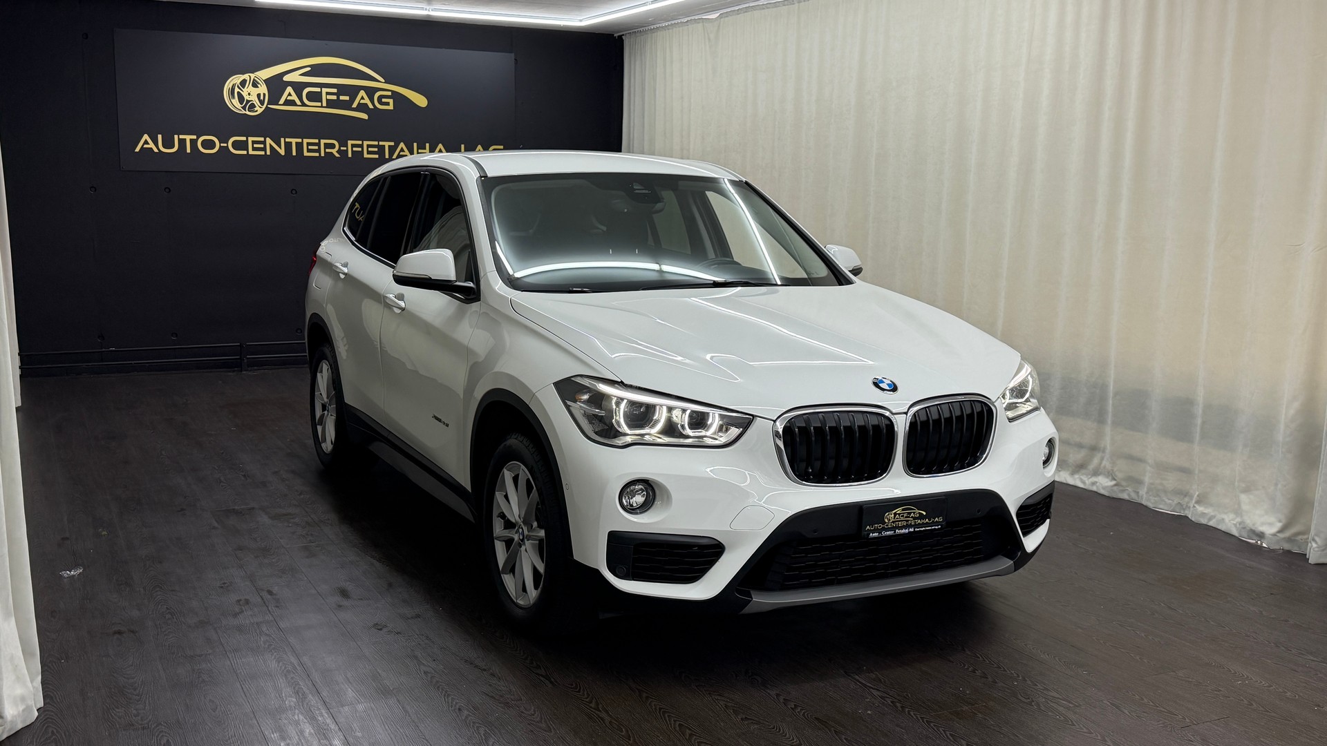 BMW X1 xDrive 20i Steptronic-image-2