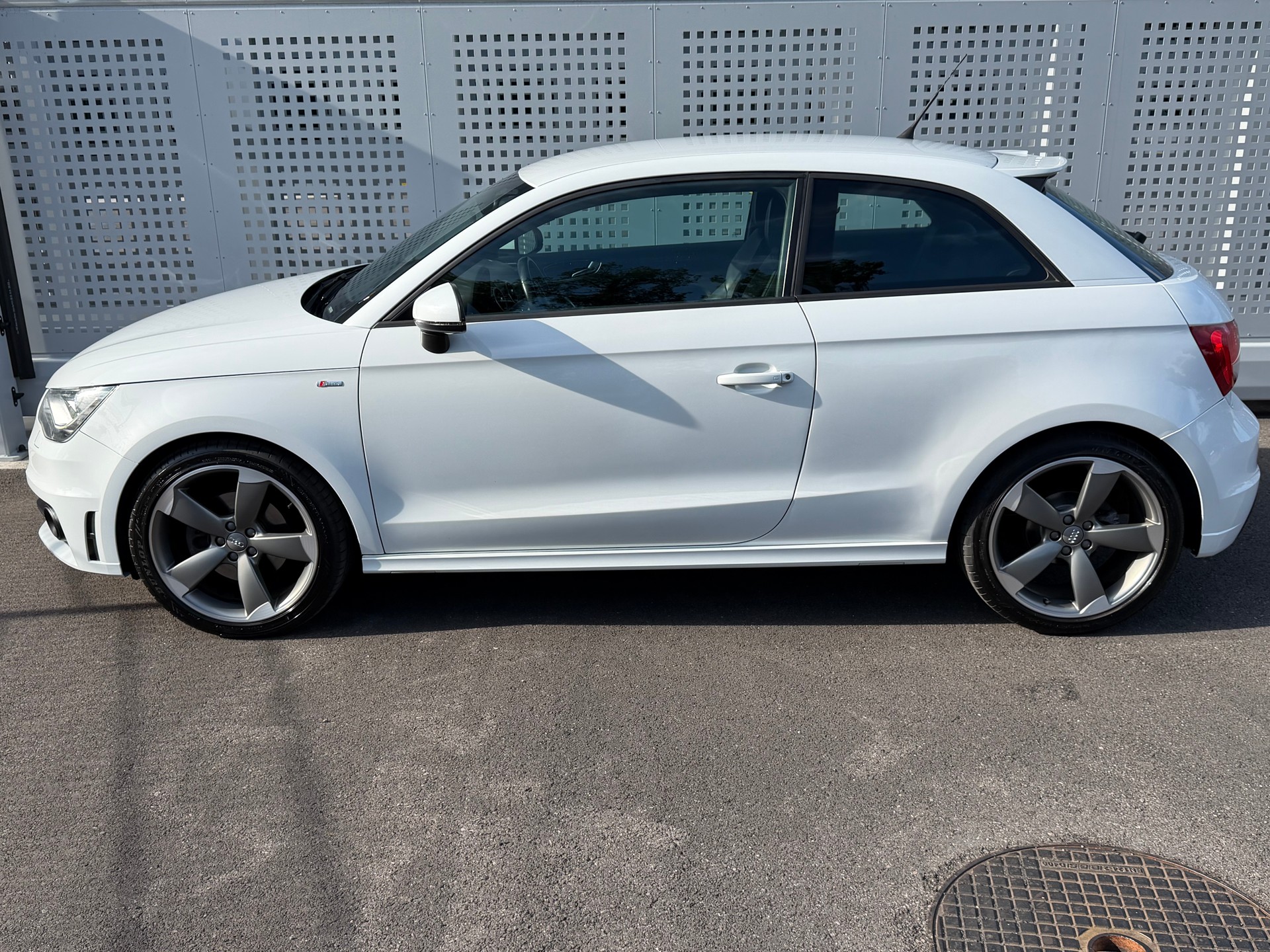 AUDI A1 Sport 1.4 TFSI Ambition S-tronic-image-5