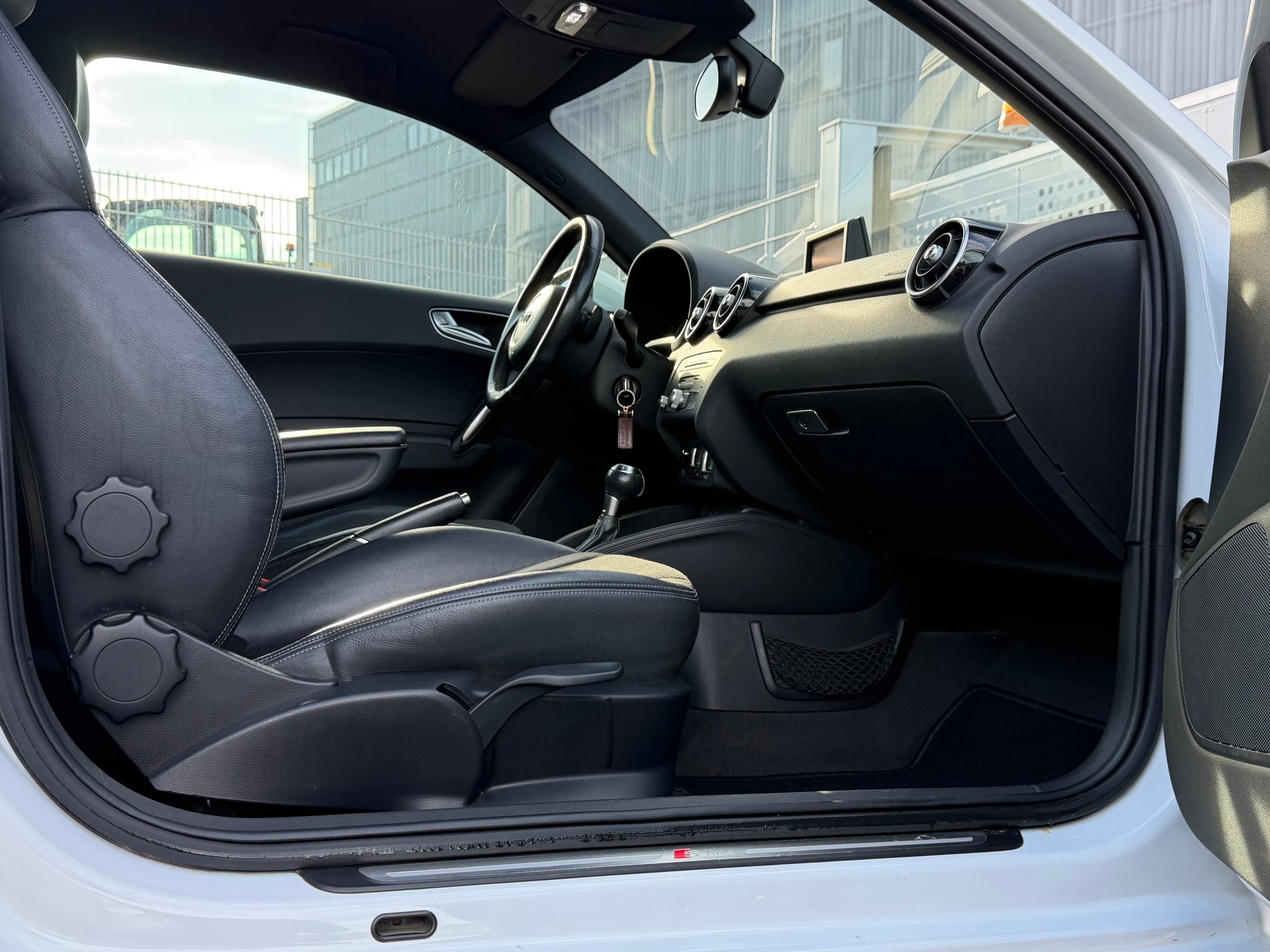 AUDI A1 Sport 1.4 TFSI Ambition S-tronic-image-23