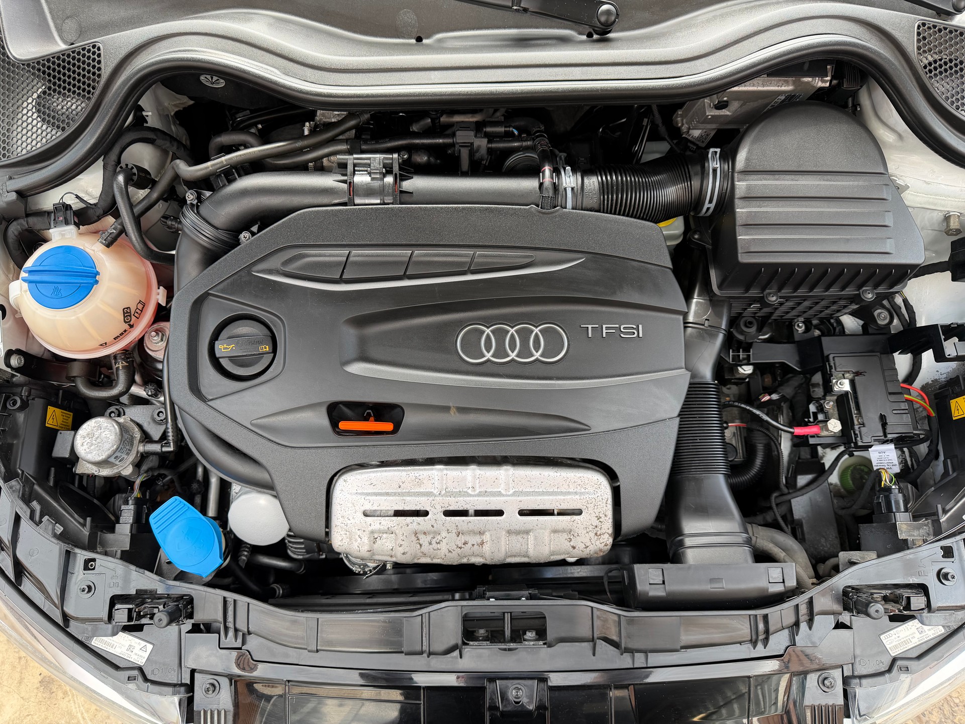 AUDI A1 Sport 1.4 TFSI Ambition S-tronic-image-8