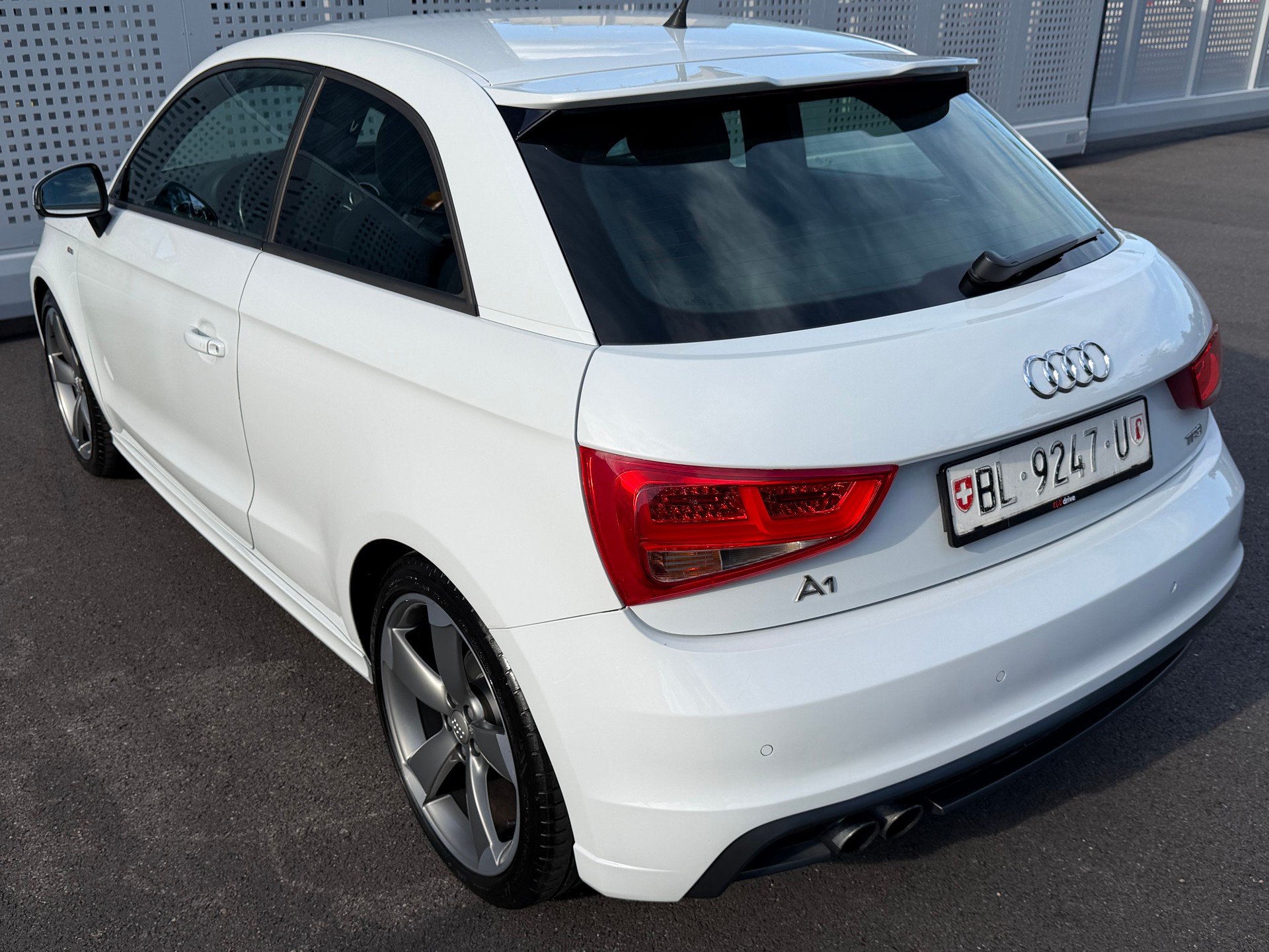 AUDI A1 Sport 1.4 TFSI Ambition S-tronic-image-4