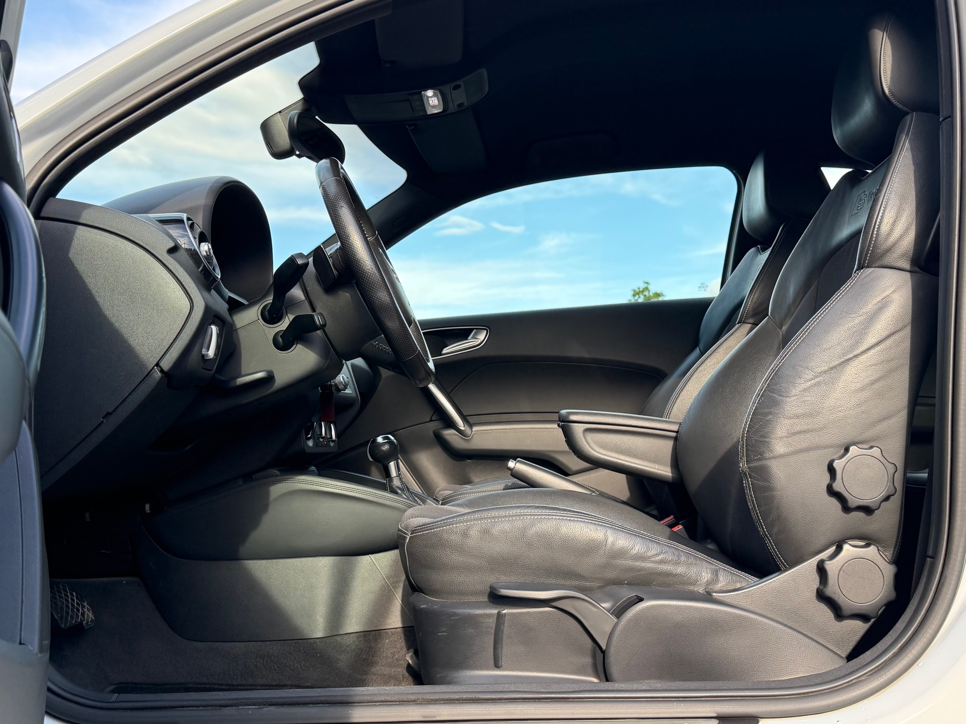 AUDI A1 Sport 1.4 TFSI Ambition S-tronic-image-18