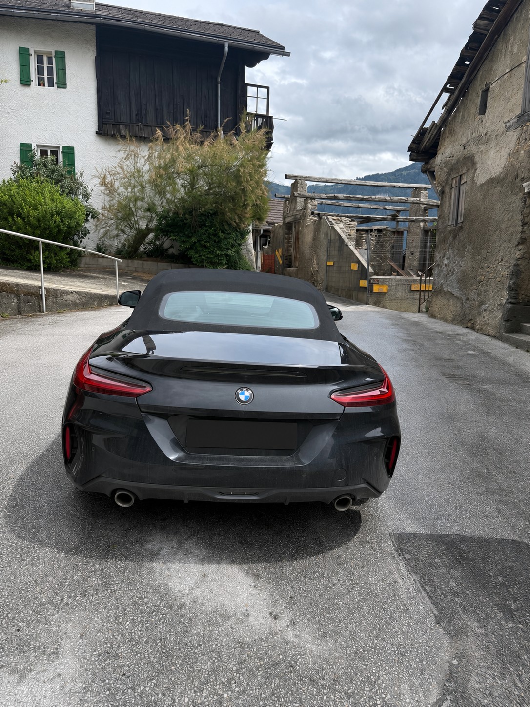 BMW 30i sDrive-image-2