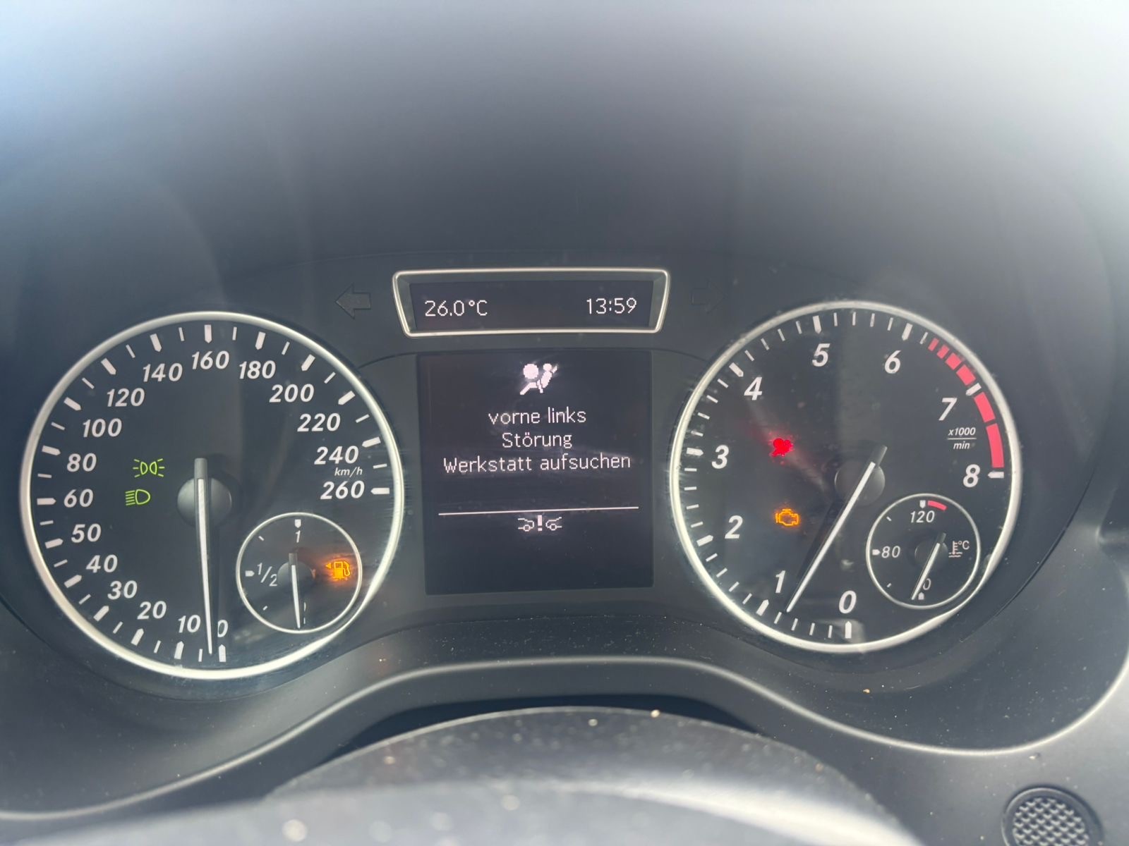 MERCEDES-BENZ A 180-image-7