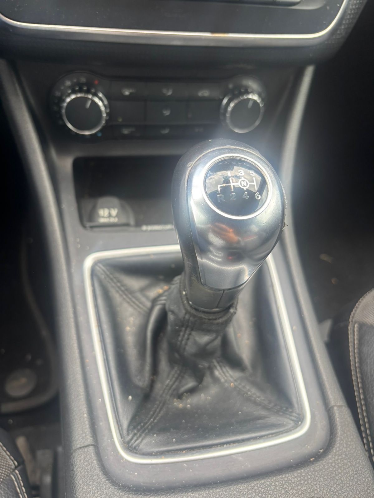 MERCEDES-BENZ A 180-image-8