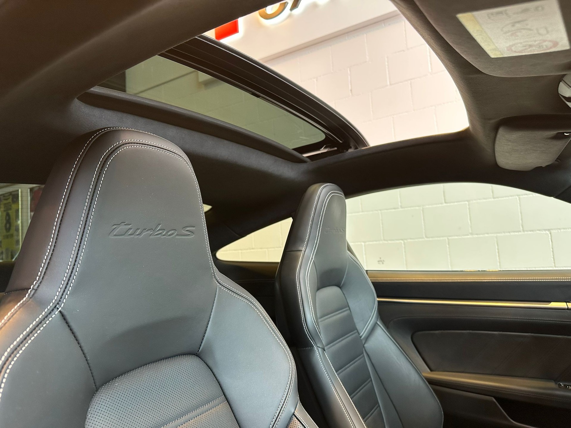 PORSCHE 911 Turbo S PDK-image-12