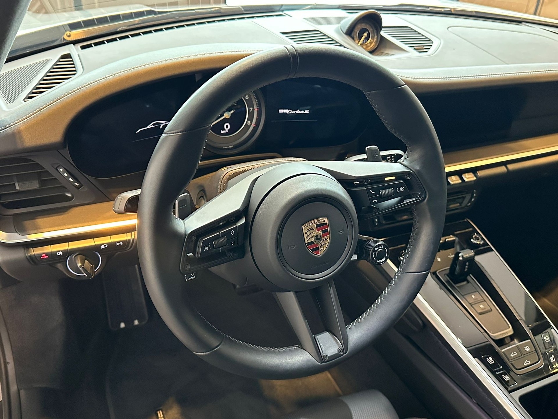 PORSCHE 911 Turbo S PDK-image-9