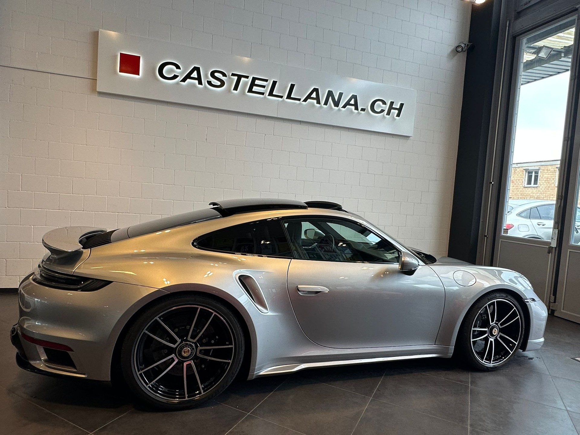 PORSCHE 911 Turbo S PDK-image-3
