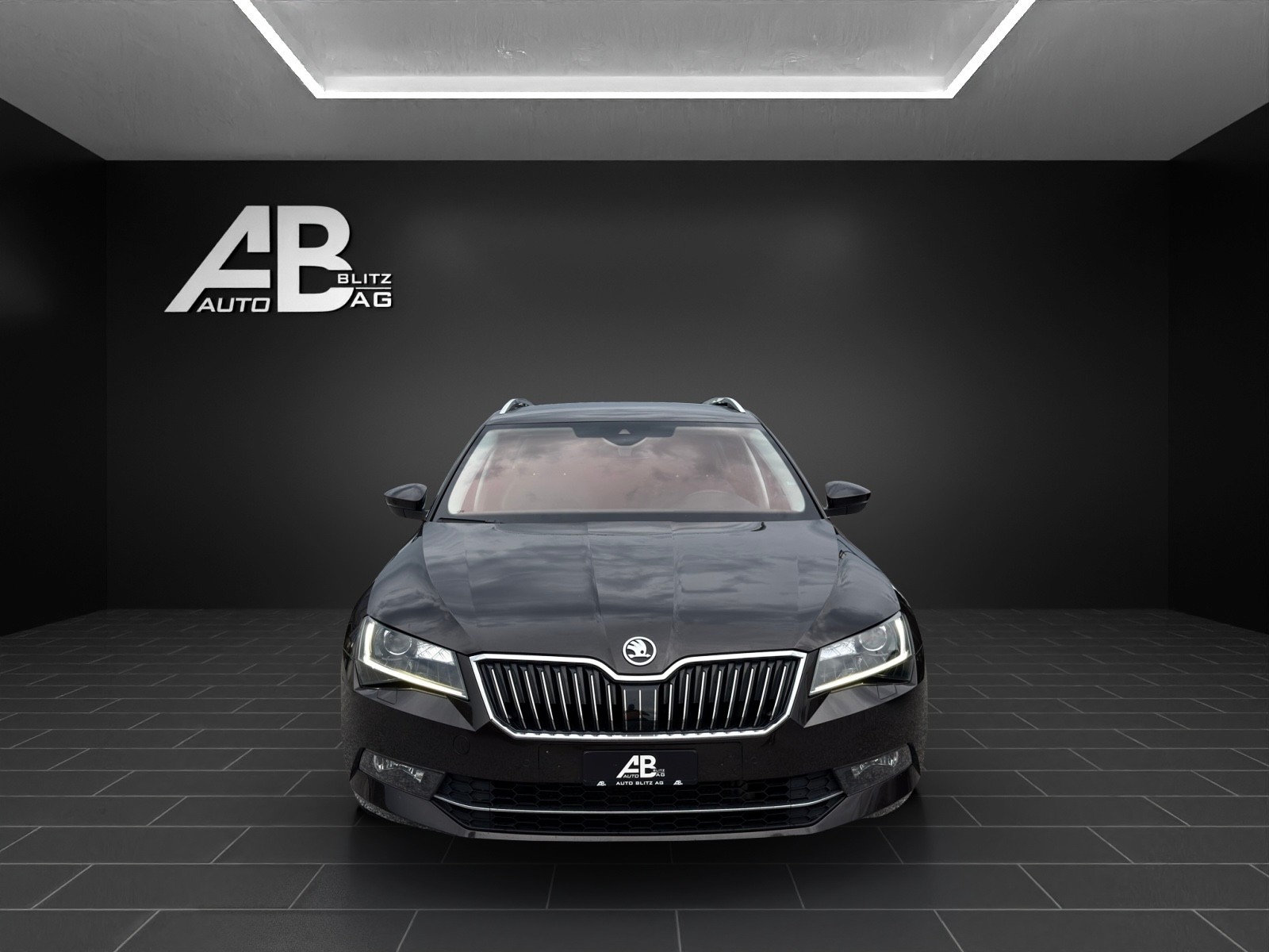 SKODA Superb Combi 2.0 TDi Style 4x4 DSG mit 190 PS-image-0