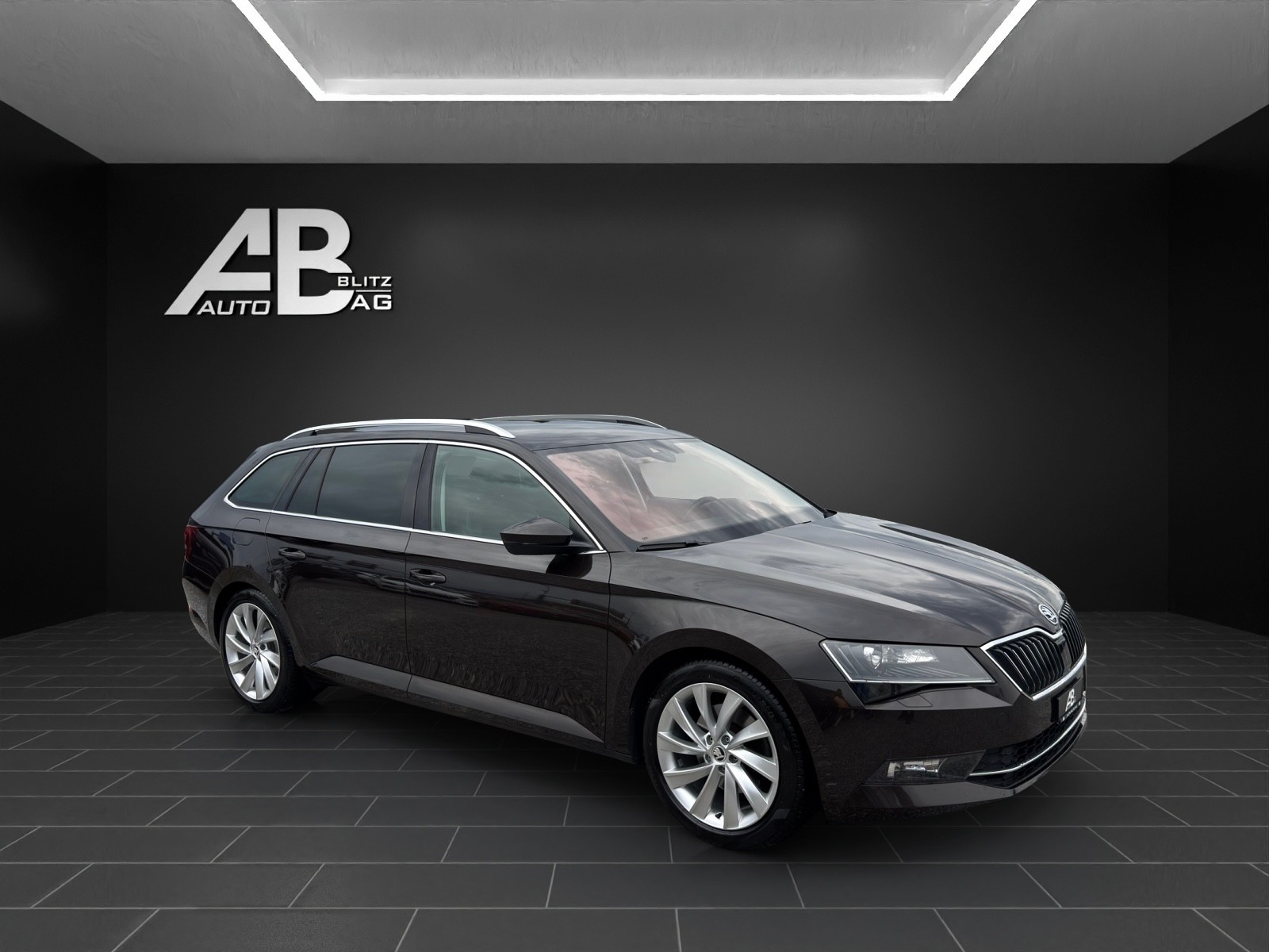SKODA Superb Combi 2.0 TDi Style 4x4 DSG mit 190 PS-image-5