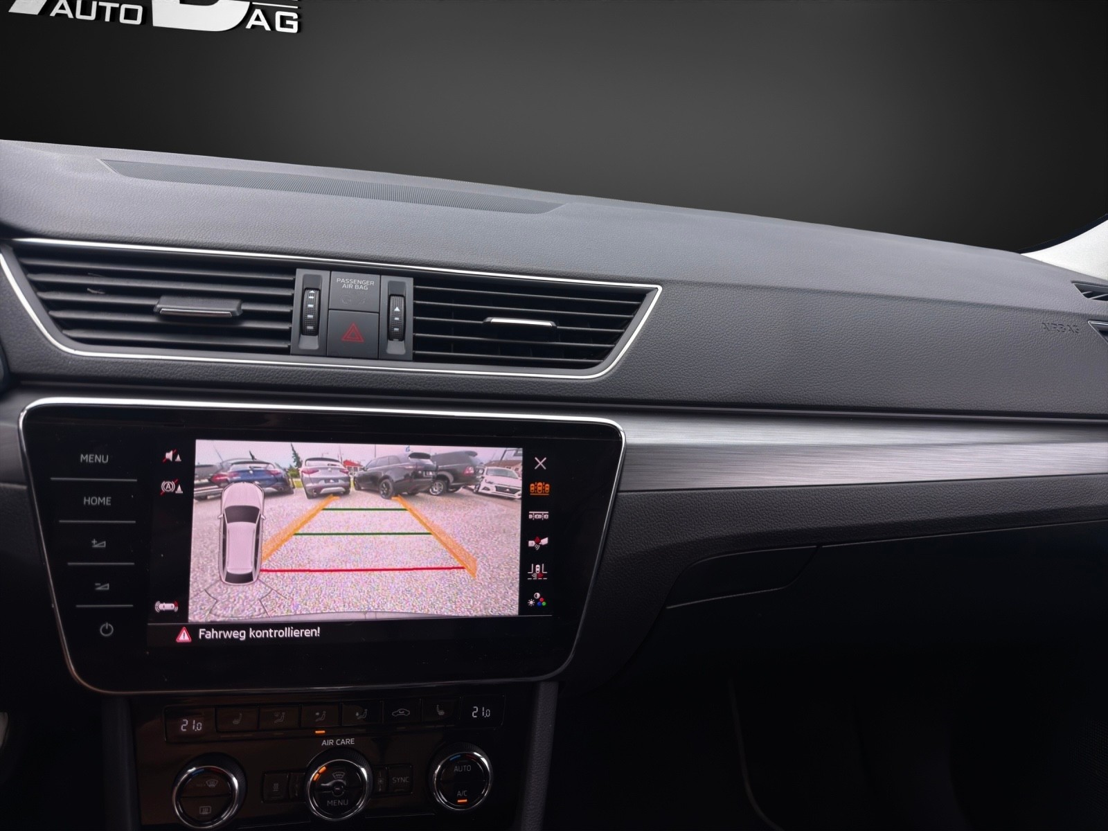 SKODA Superb Combi 2.0 TDi Style 4x4 DSG mit 190 PS-image-11
