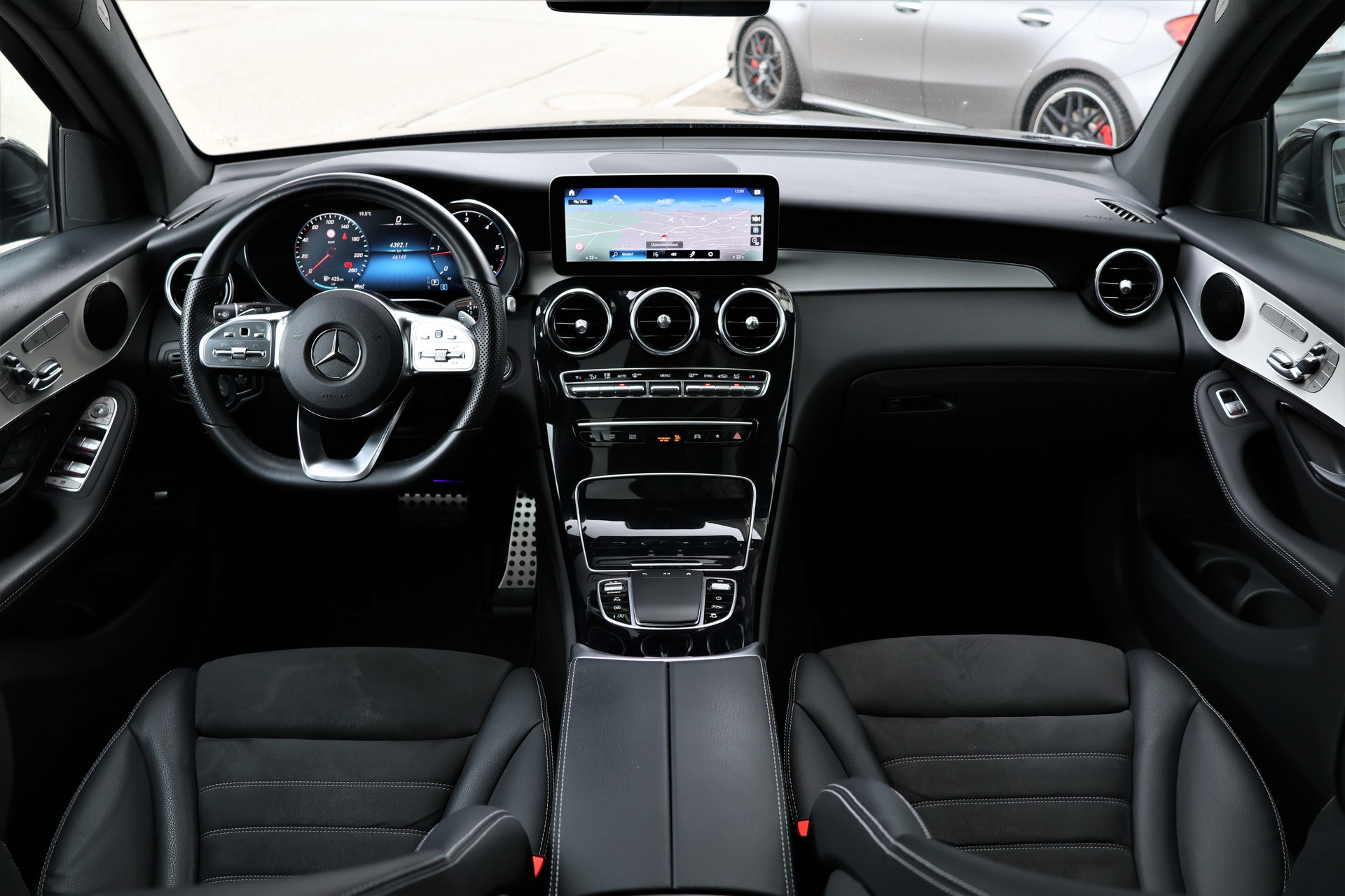 MERCEDES-BENZ GLC 220 d AMG Line 4Matic 9G-Tronic (CH) + 2.5T AHK-image-15