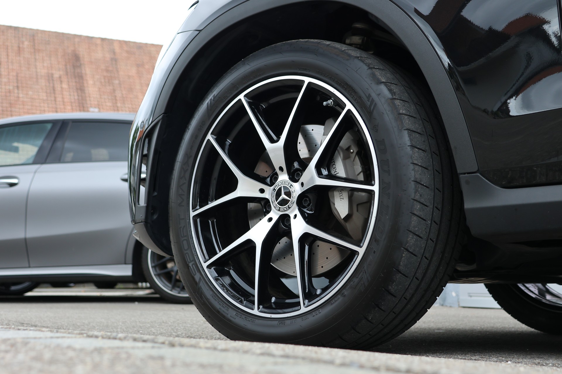 MERCEDES-BENZ GLC 220 d AMG Line 4Matic 9G-Tronic (CH) + 2.5T AHK-image-7