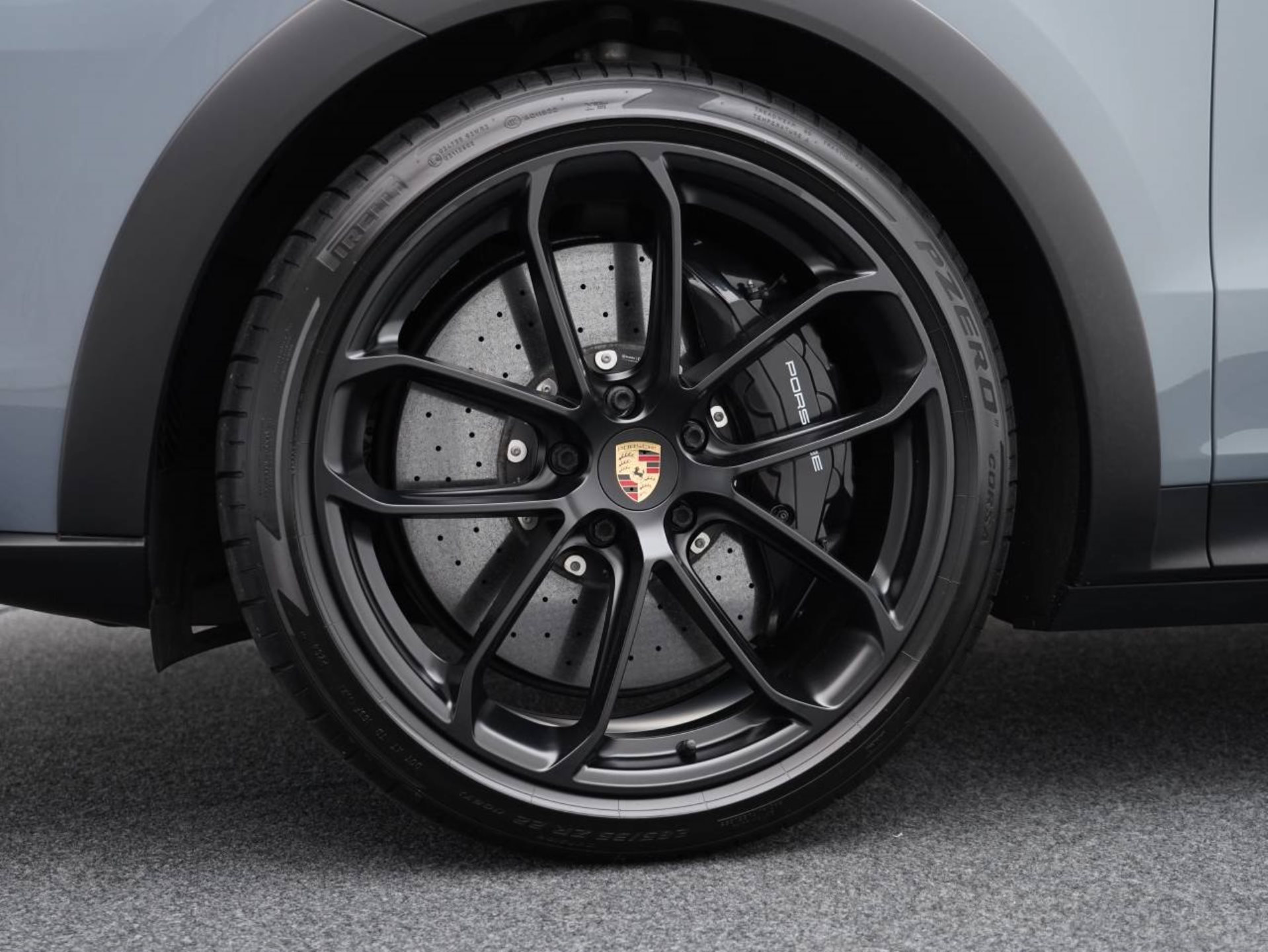 PORSCHE Cayenne Turbo GT-image-10