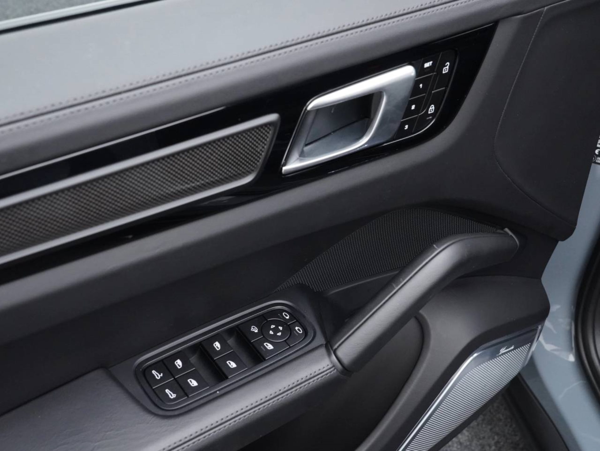 PORSCHE Cayenne Turbo GT-image-20