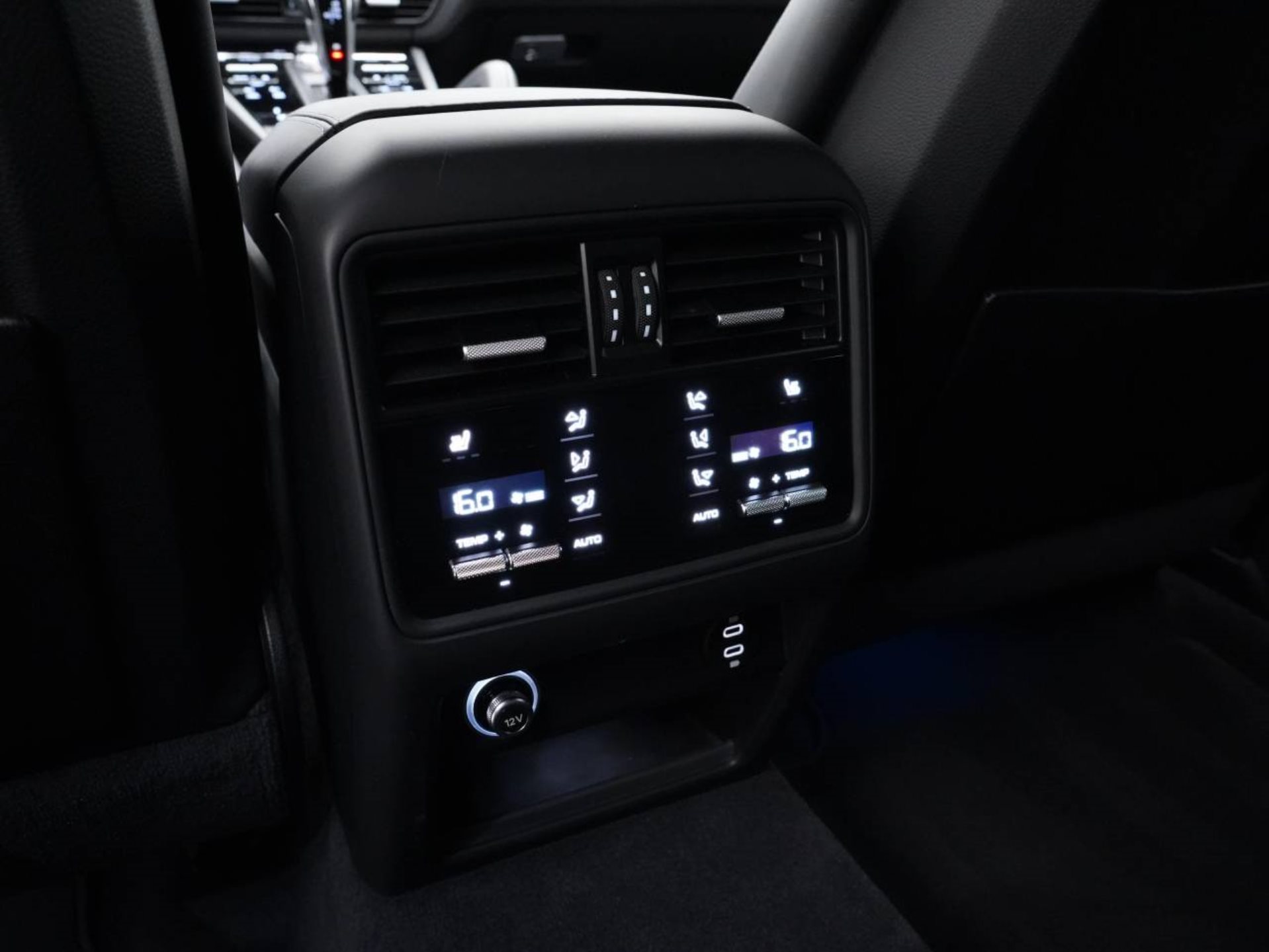 PORSCHE Cayenne Turbo GT-image-28
